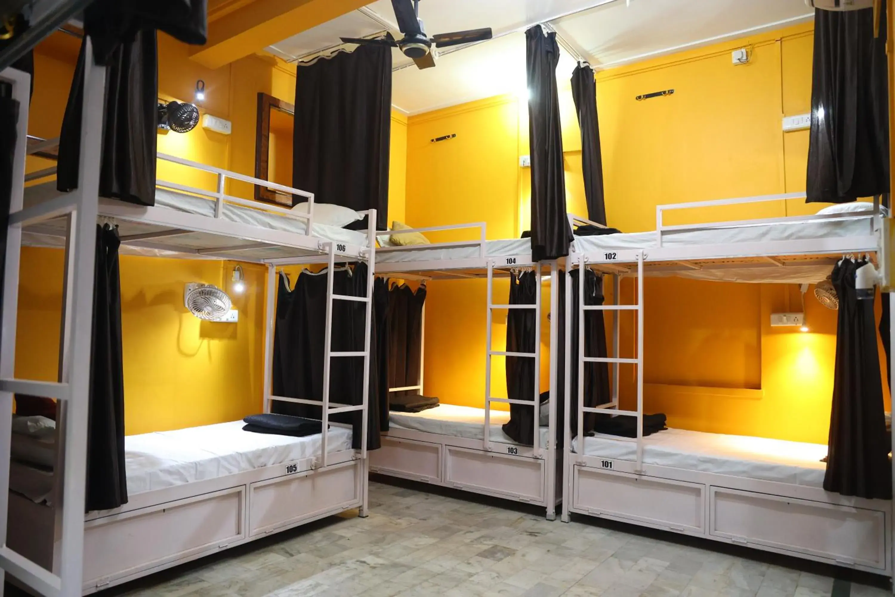 SantKripa Backpackers 400 Mtr from Railway station SantKripa Backpackers 400 Mtr from Railway station
