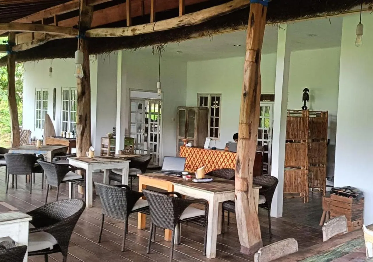 Restaurant/places to eat in Namaste Bungalows Resort