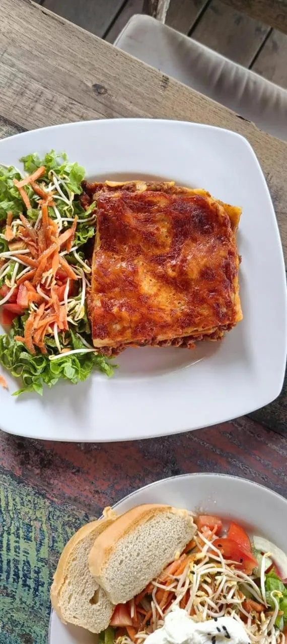 Restaurant/places to eat in Namaste Bungalows Resort