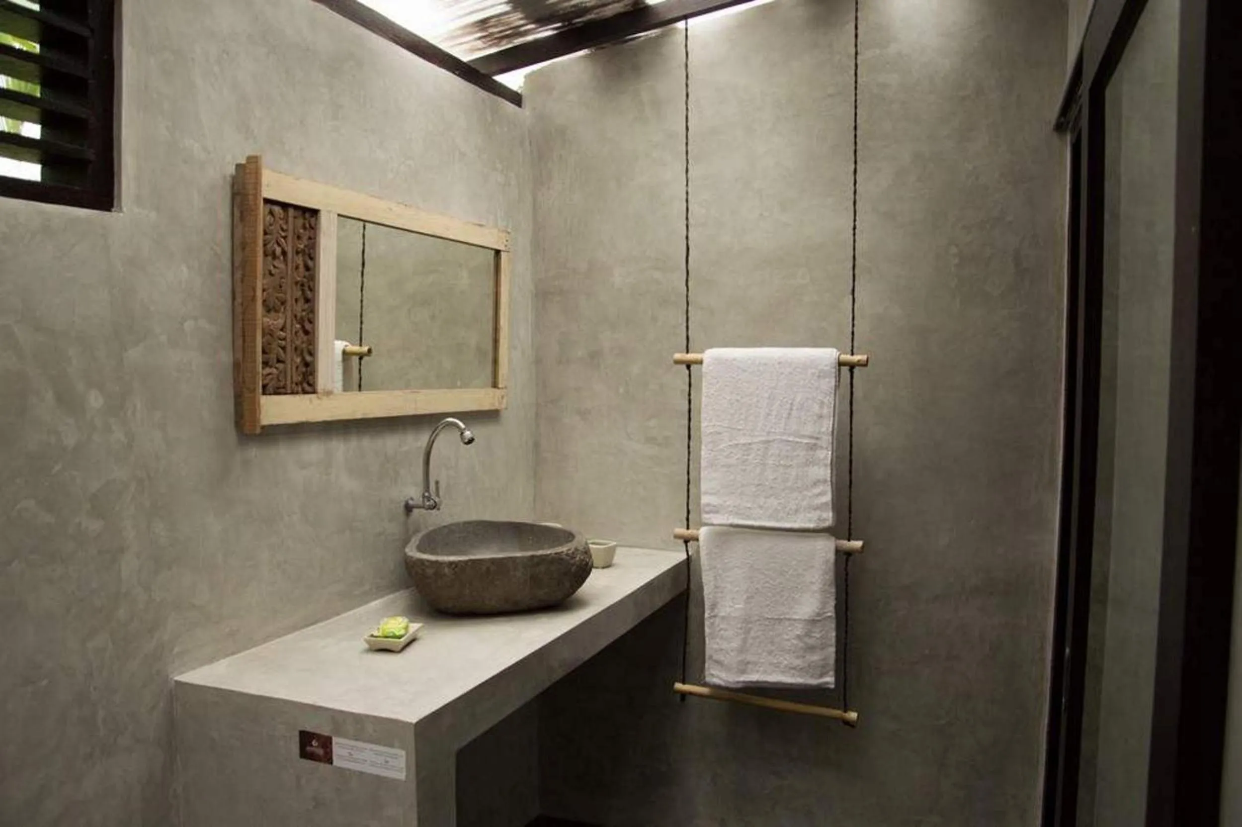 Bathroom in Namaste Bungalows Resort