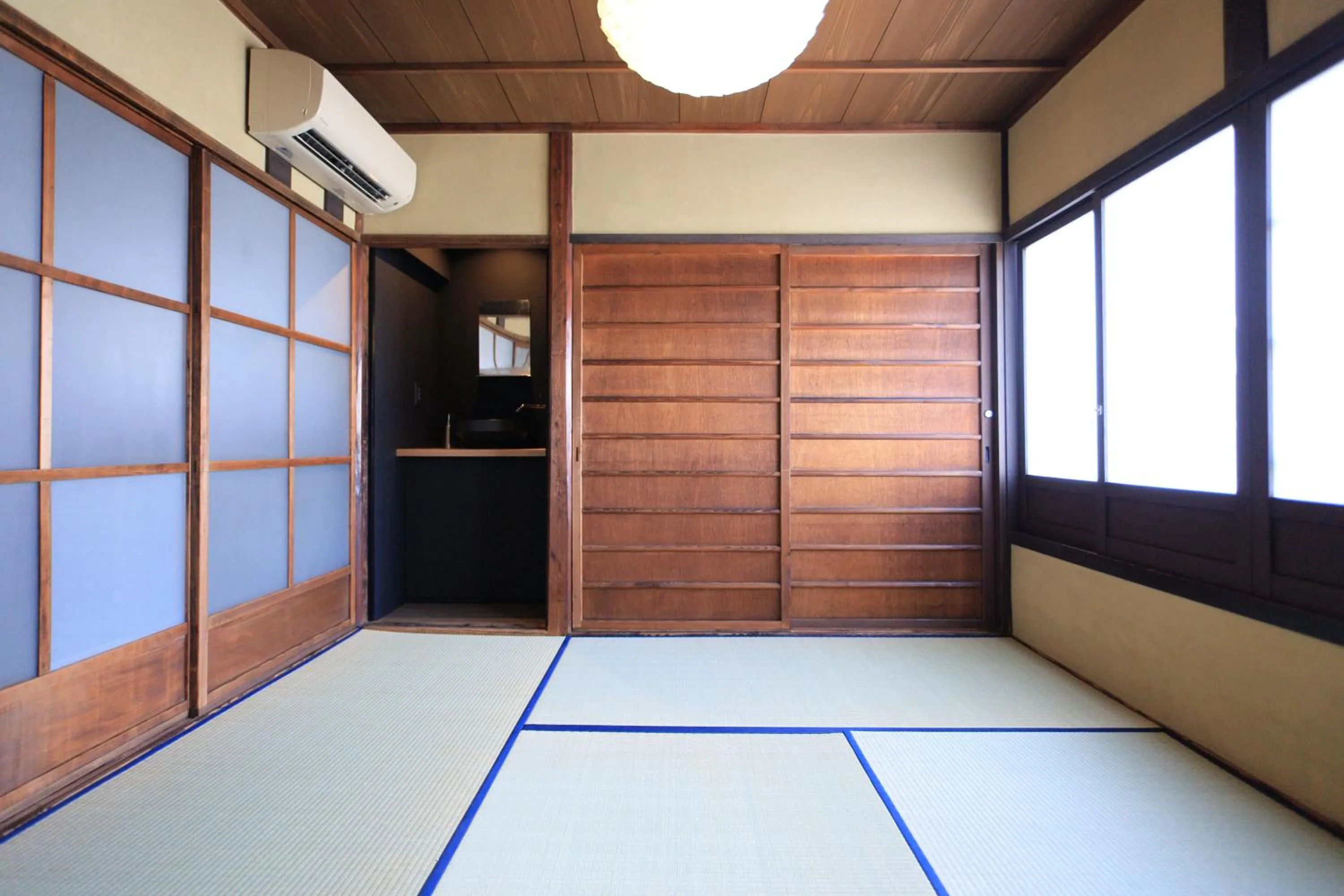 Photo of the whole room in Usaginonedoko