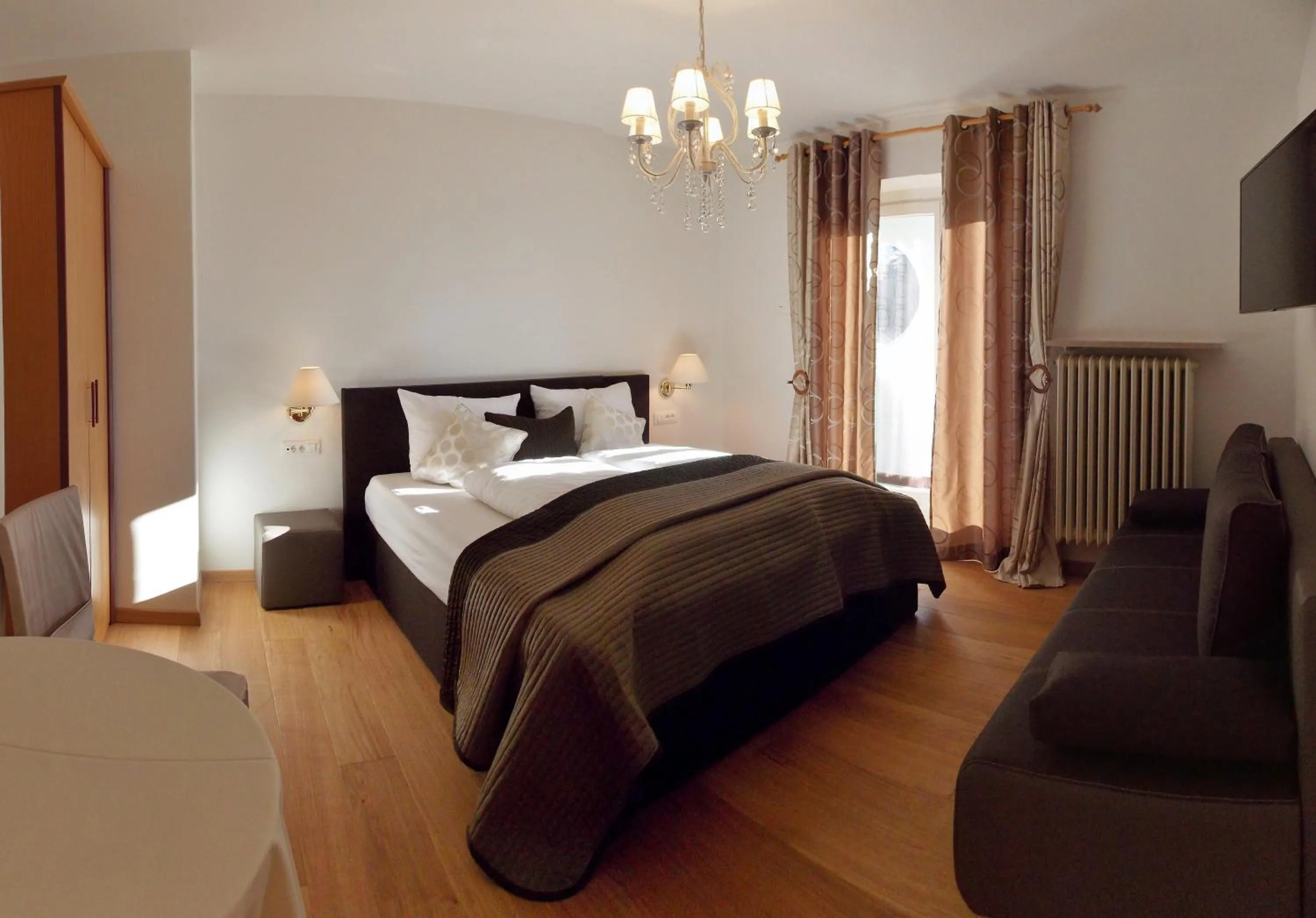 Photo of the whole room, Bed in Hotel Pension Verdorfer