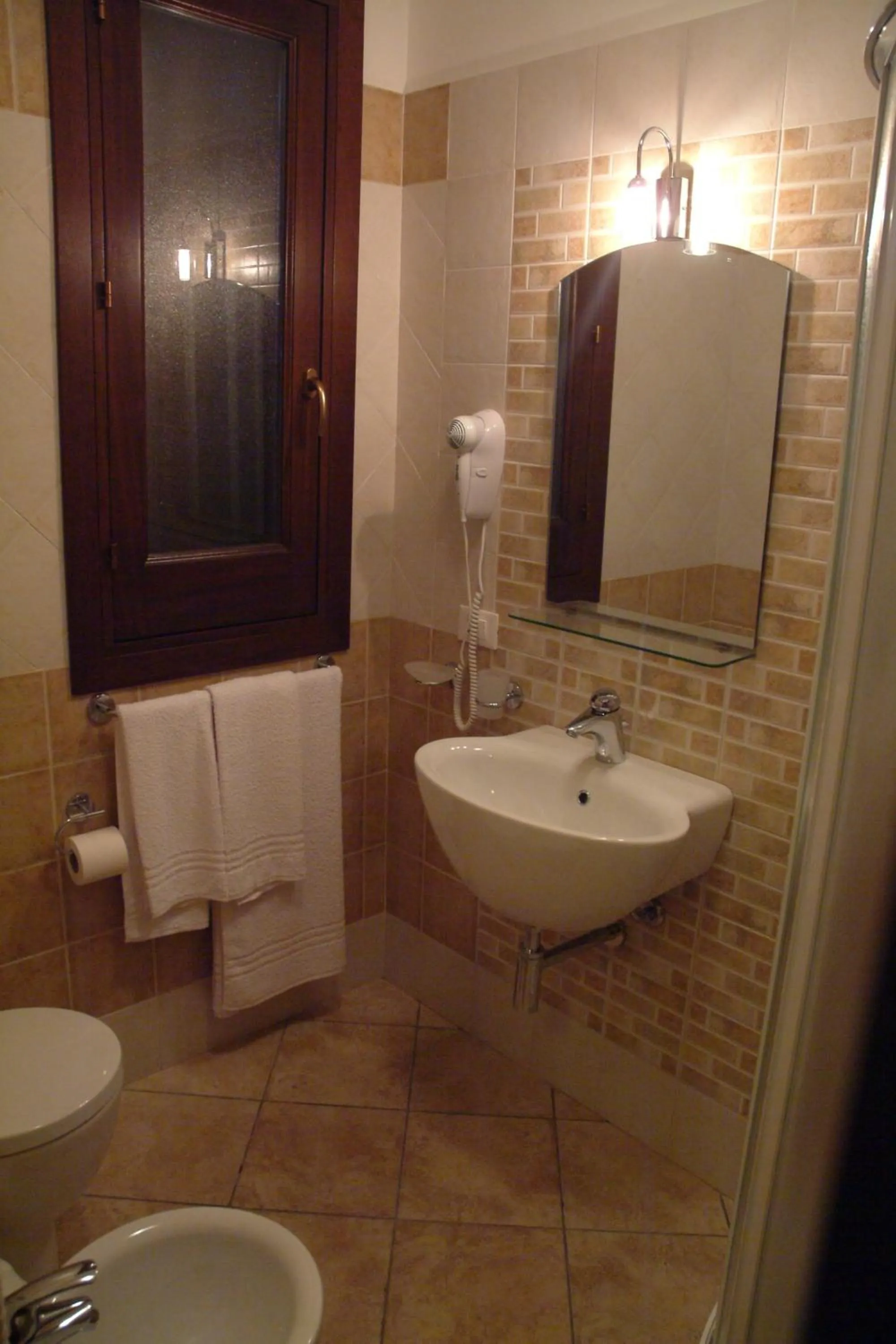 Shower in Hotel Sikania