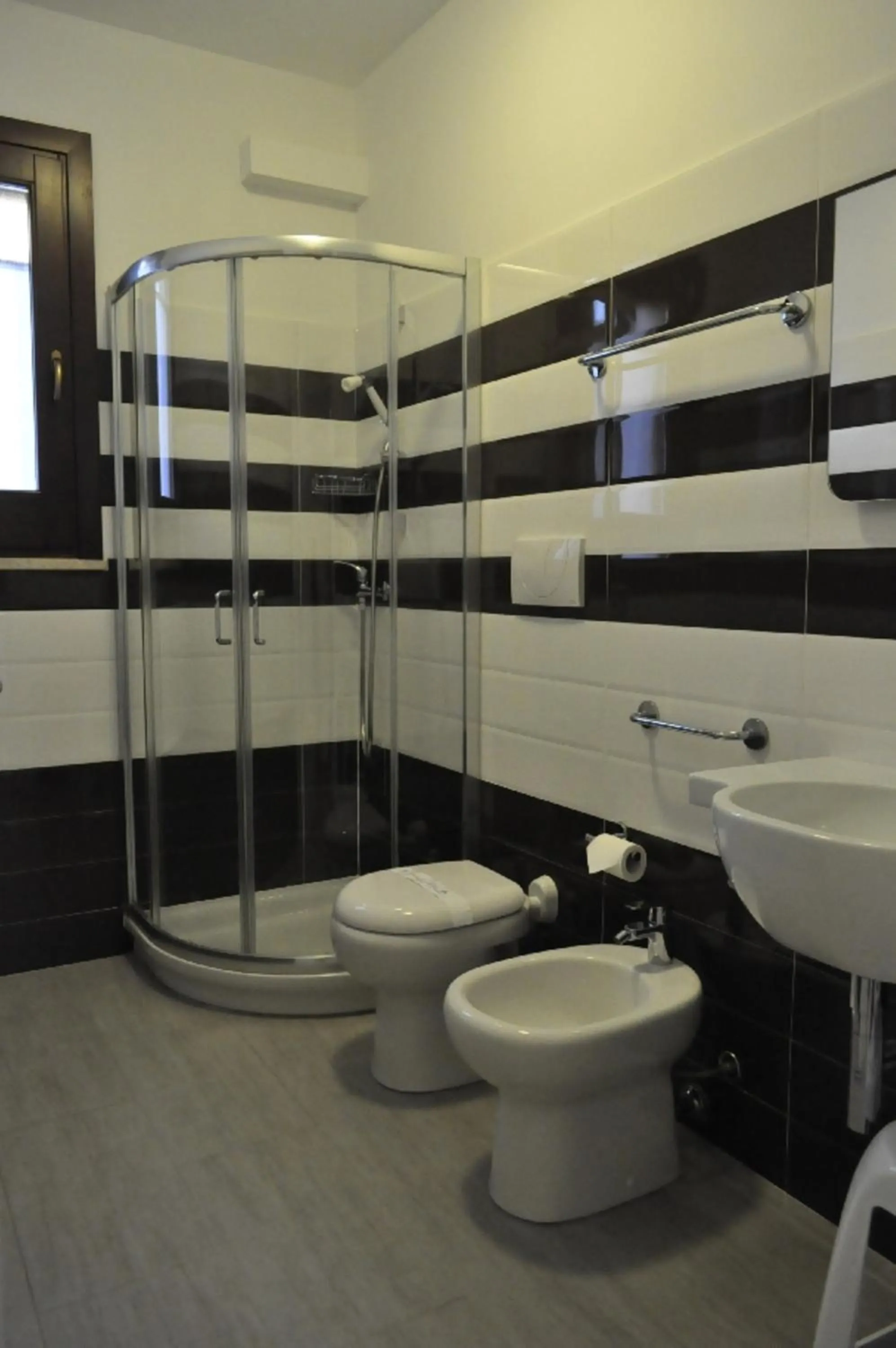 Bathroom in Hotel Sikania