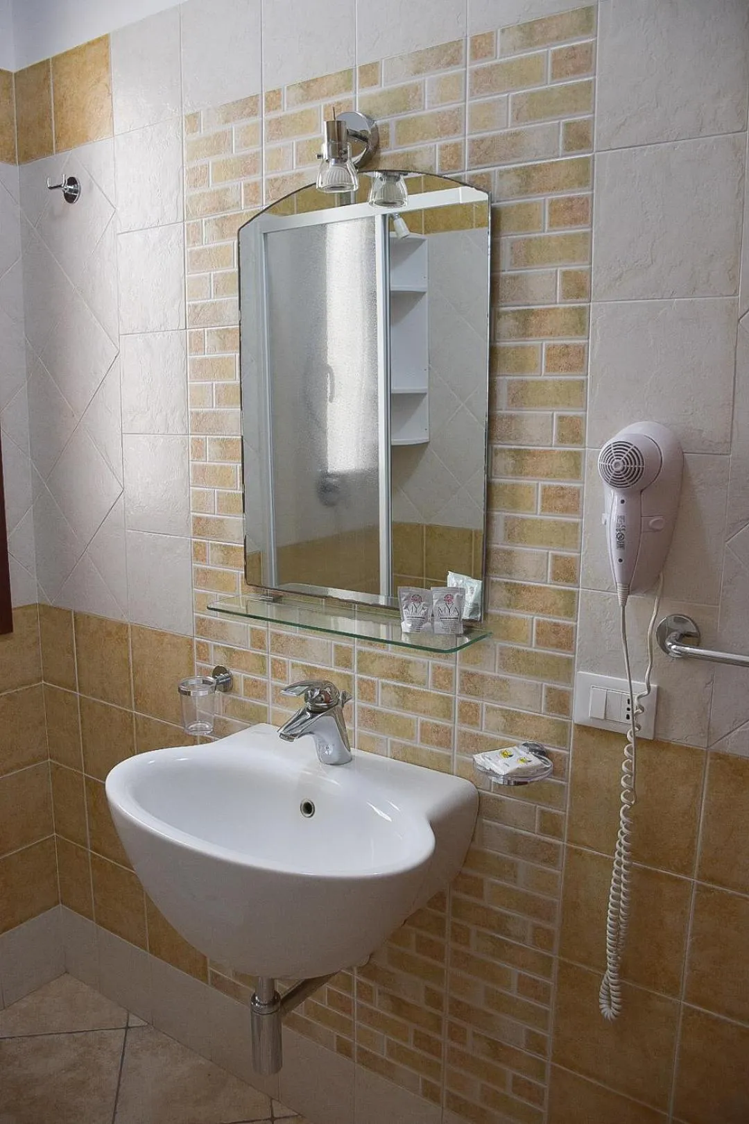 Bathroom in Hotel Sikania