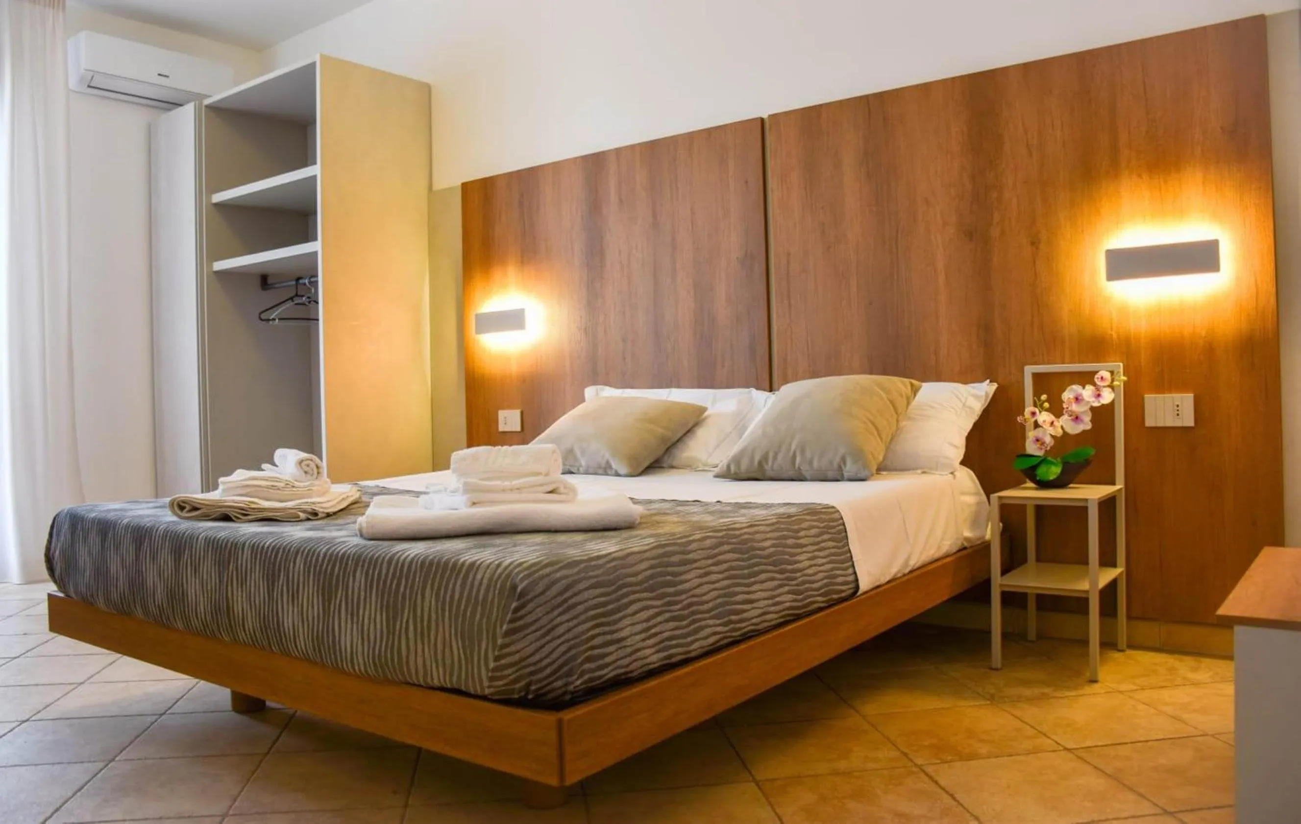 Bedroom, Bed in Hotel Sikania