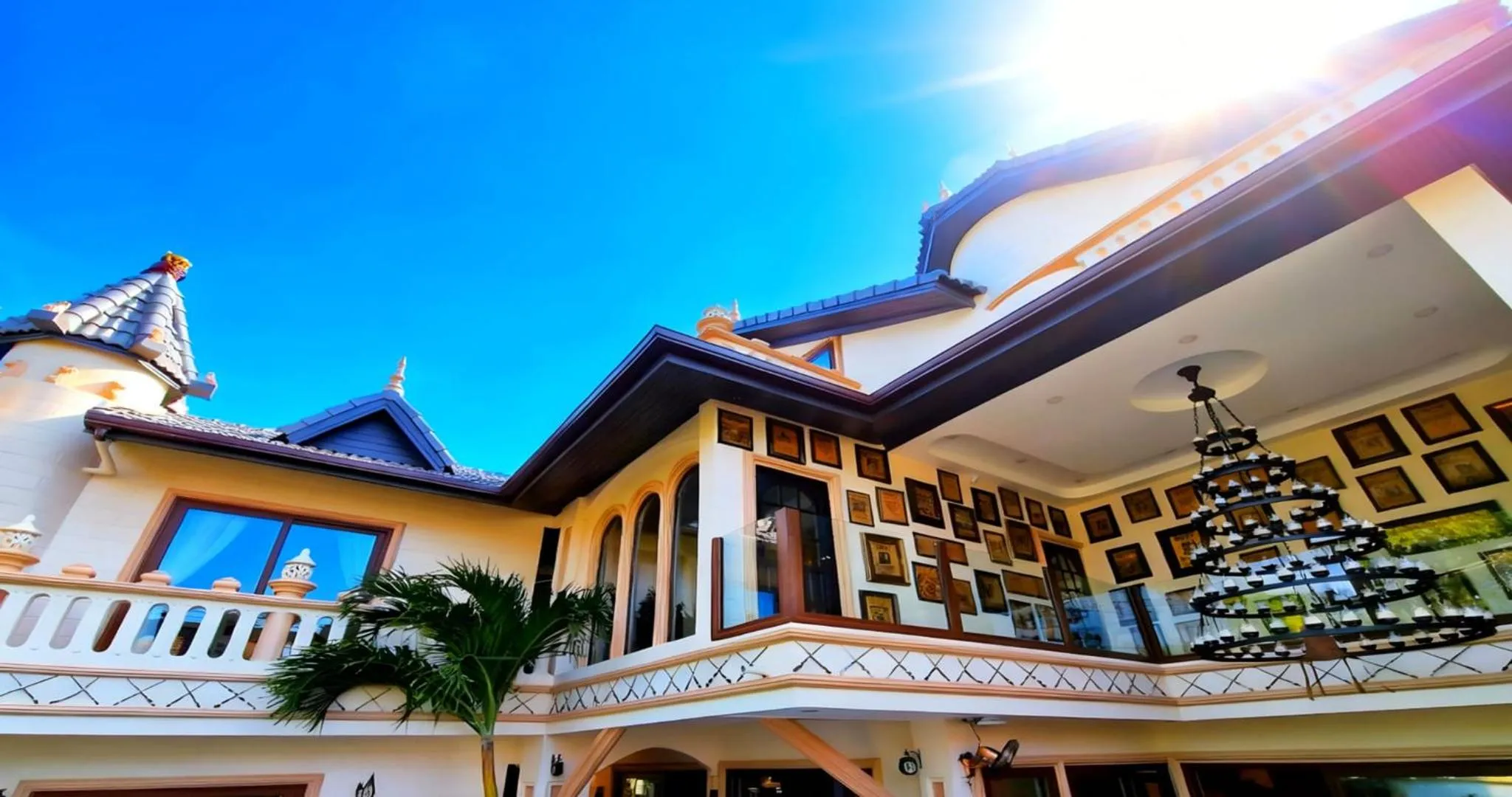 Property building in POTTERLAND Luxury Pool Villa Pattaya Walking Street 6 Bedrooms