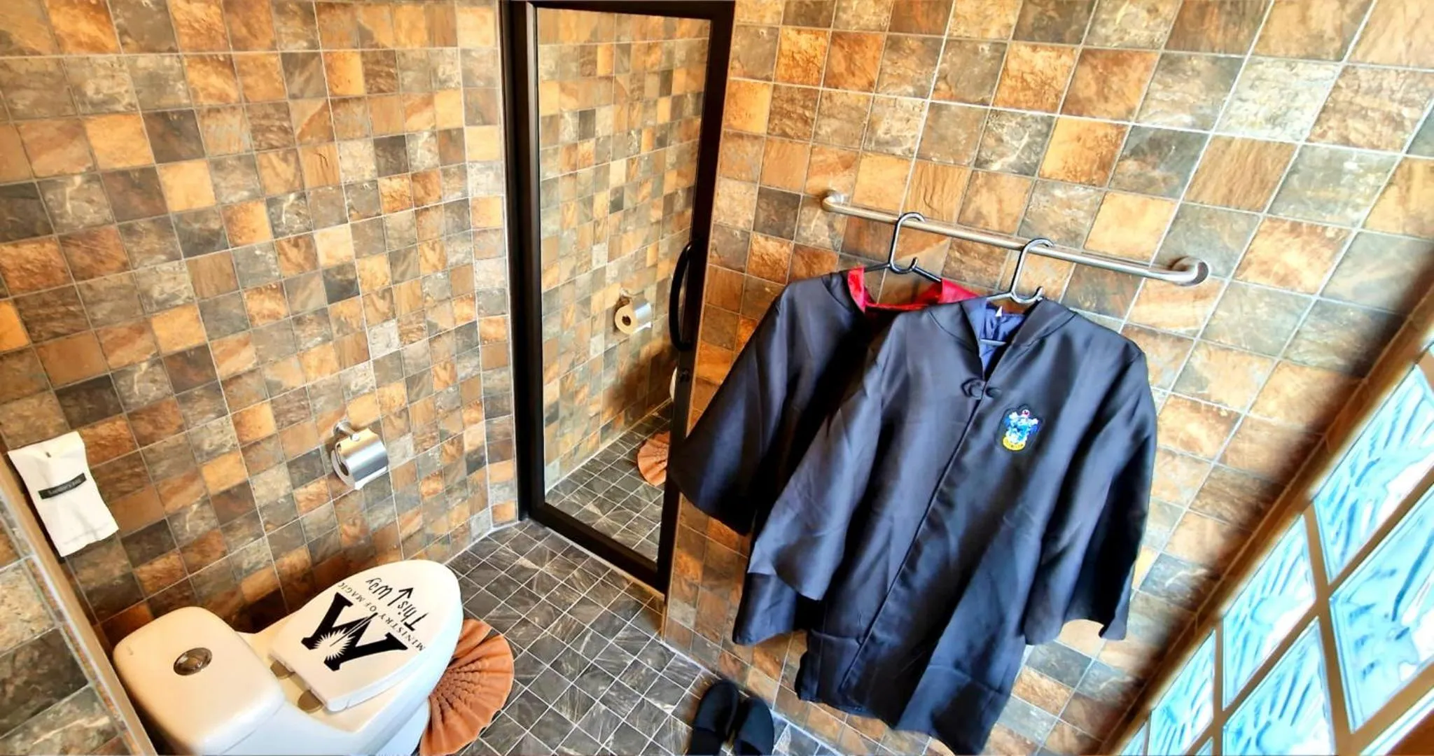 Toilet in POTTERLAND Luxury Pool Villa Pattaya Walking Street 6 Bedrooms