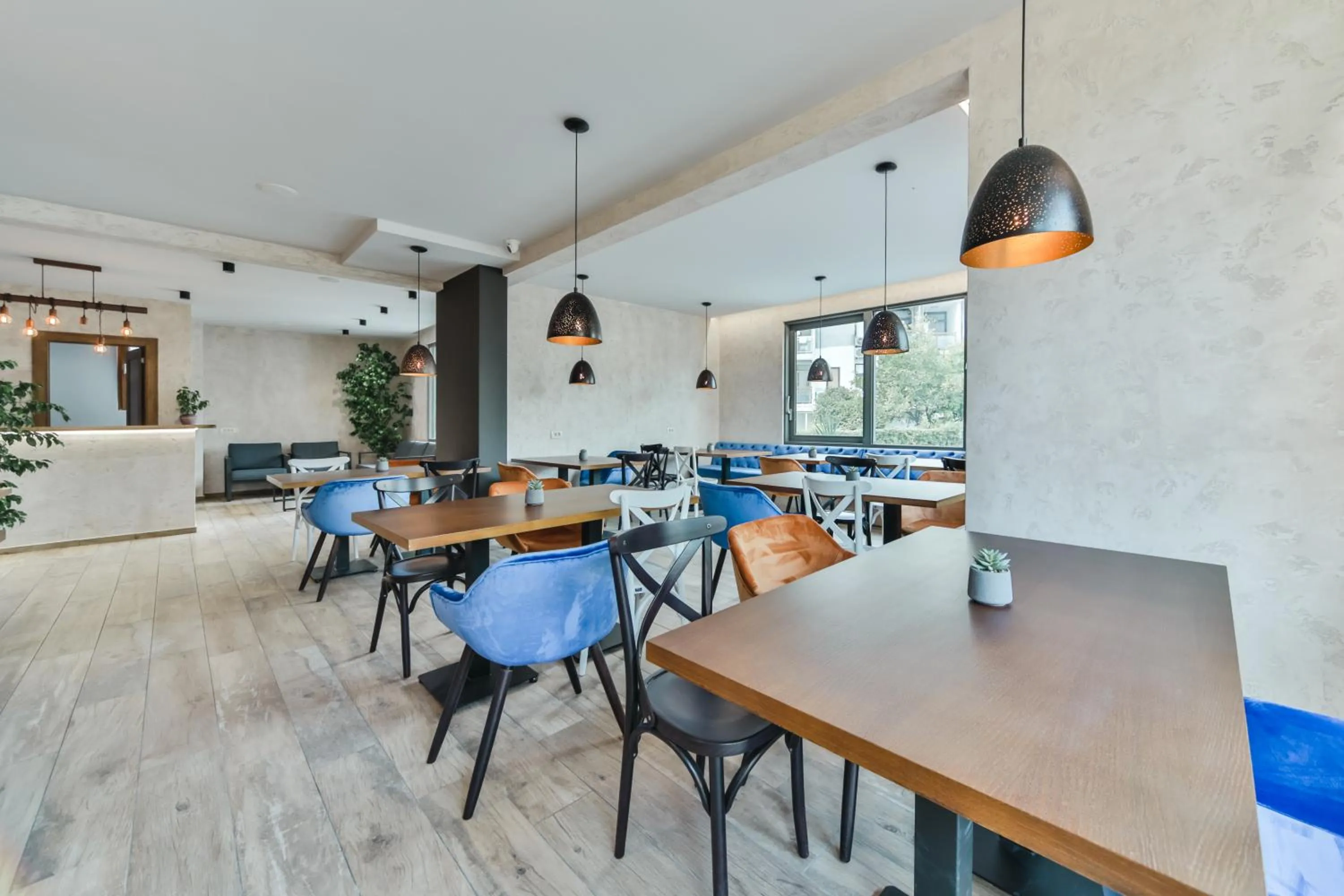 Restaurant/places to eat in Hotel Vladimir