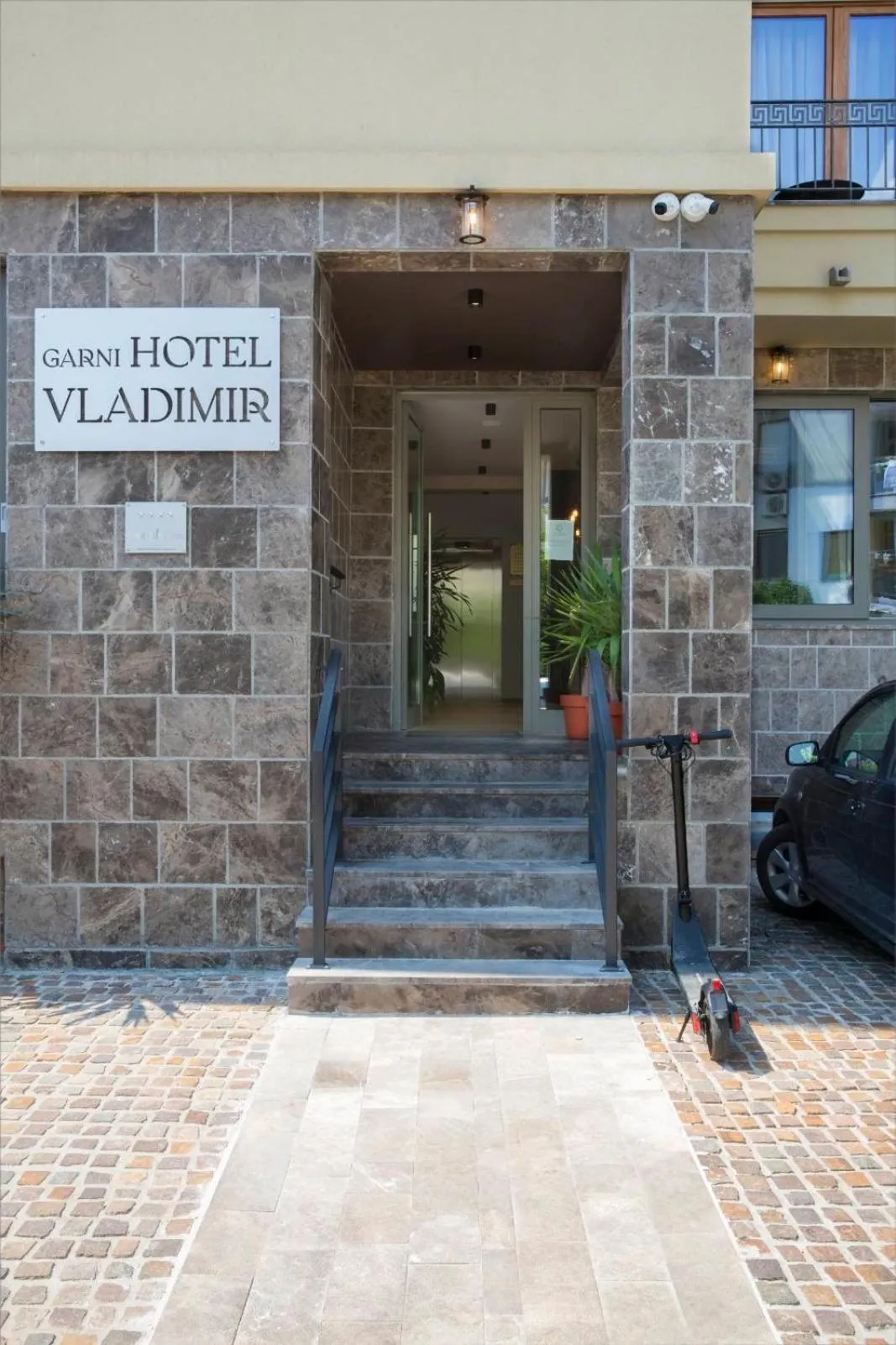 Facade/entrance in Hotel Vladimir