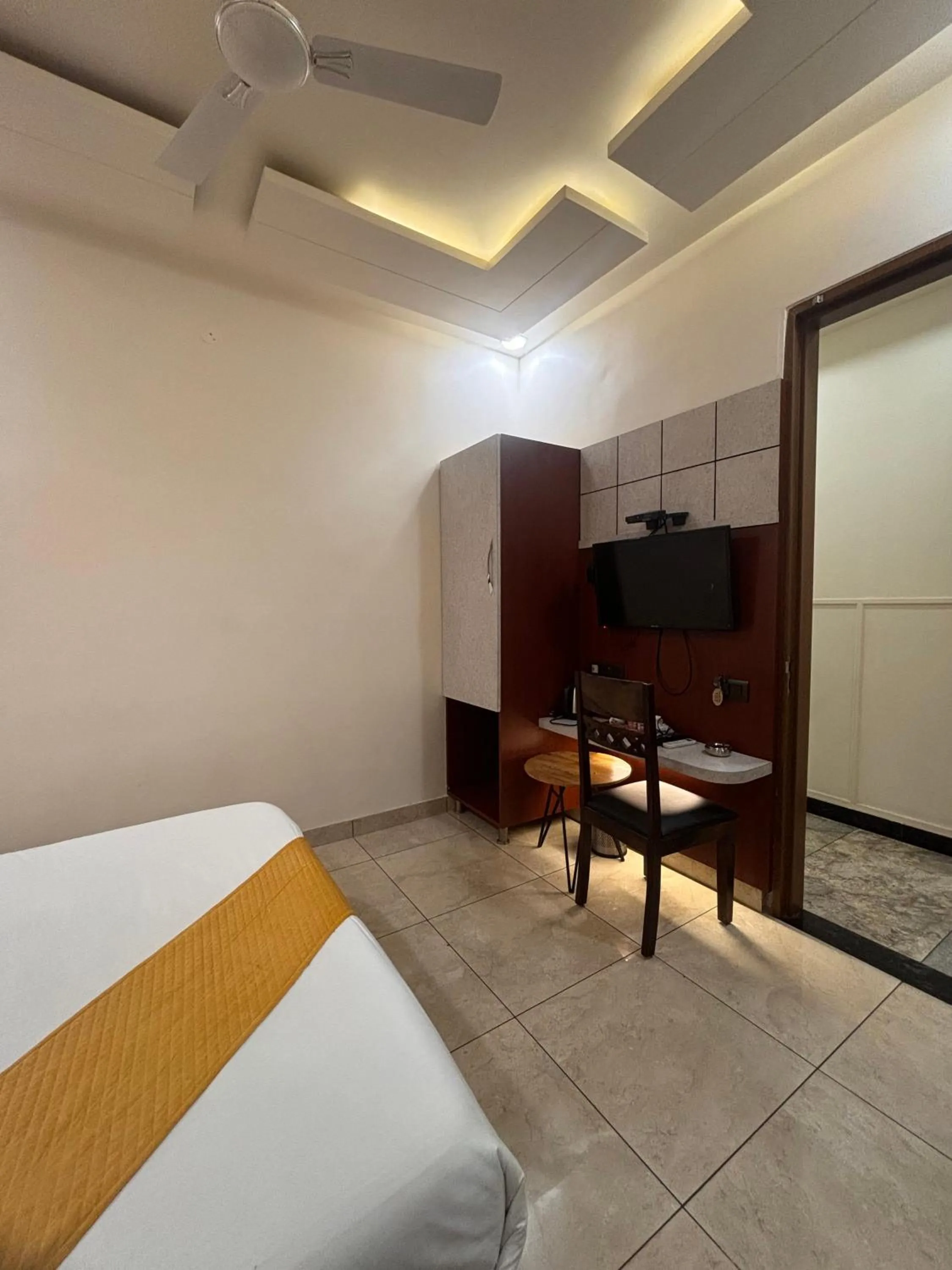 Bed in Anushangi Hotel