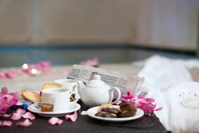 Swimming pool in Hotel Villa Medici