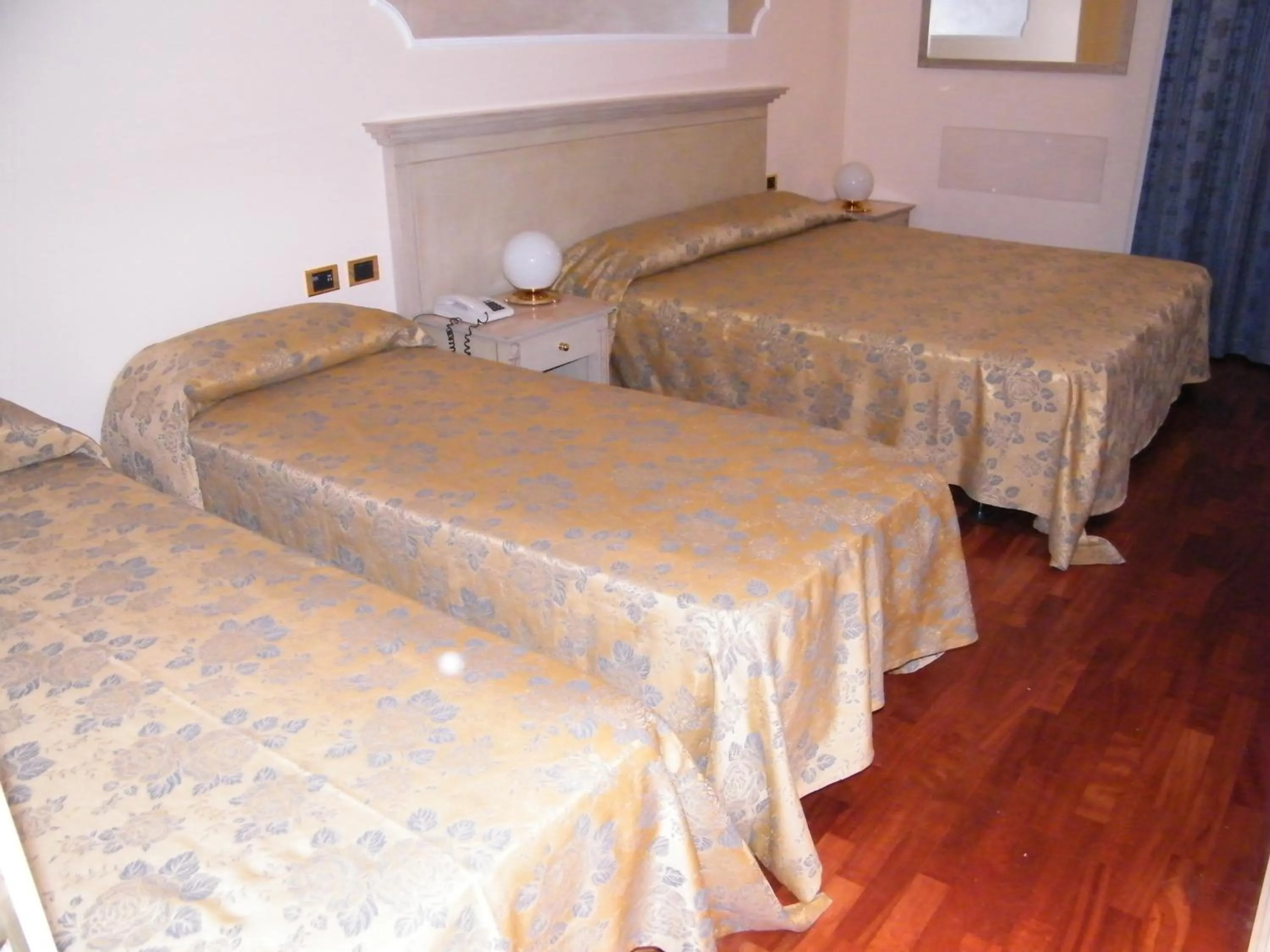 Bed in Hotel Villa Medici