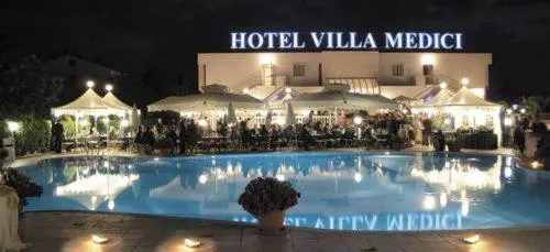 Facade/entrance in Hotel Villa Medici