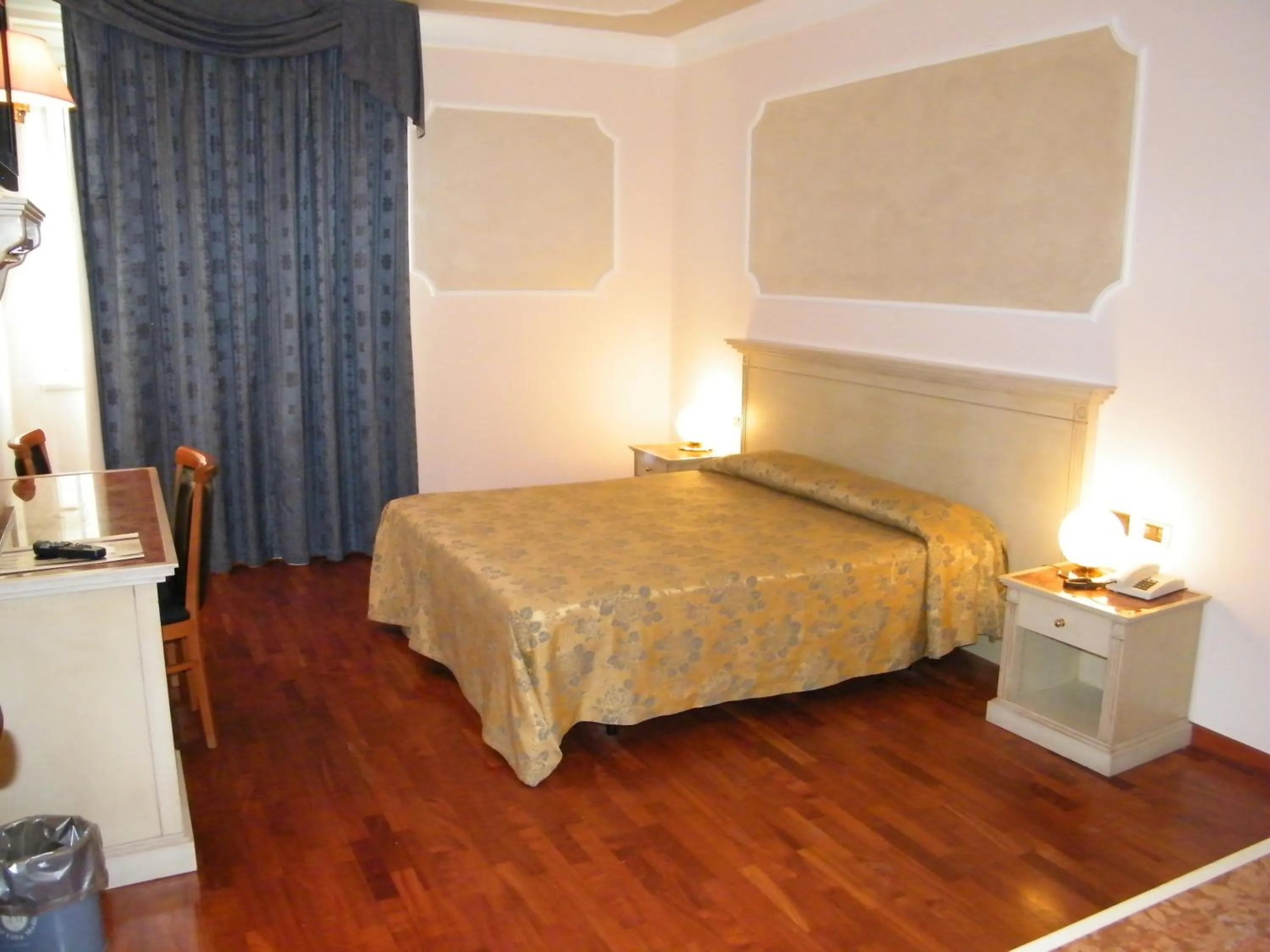 Bed in Hotel Villa Medici