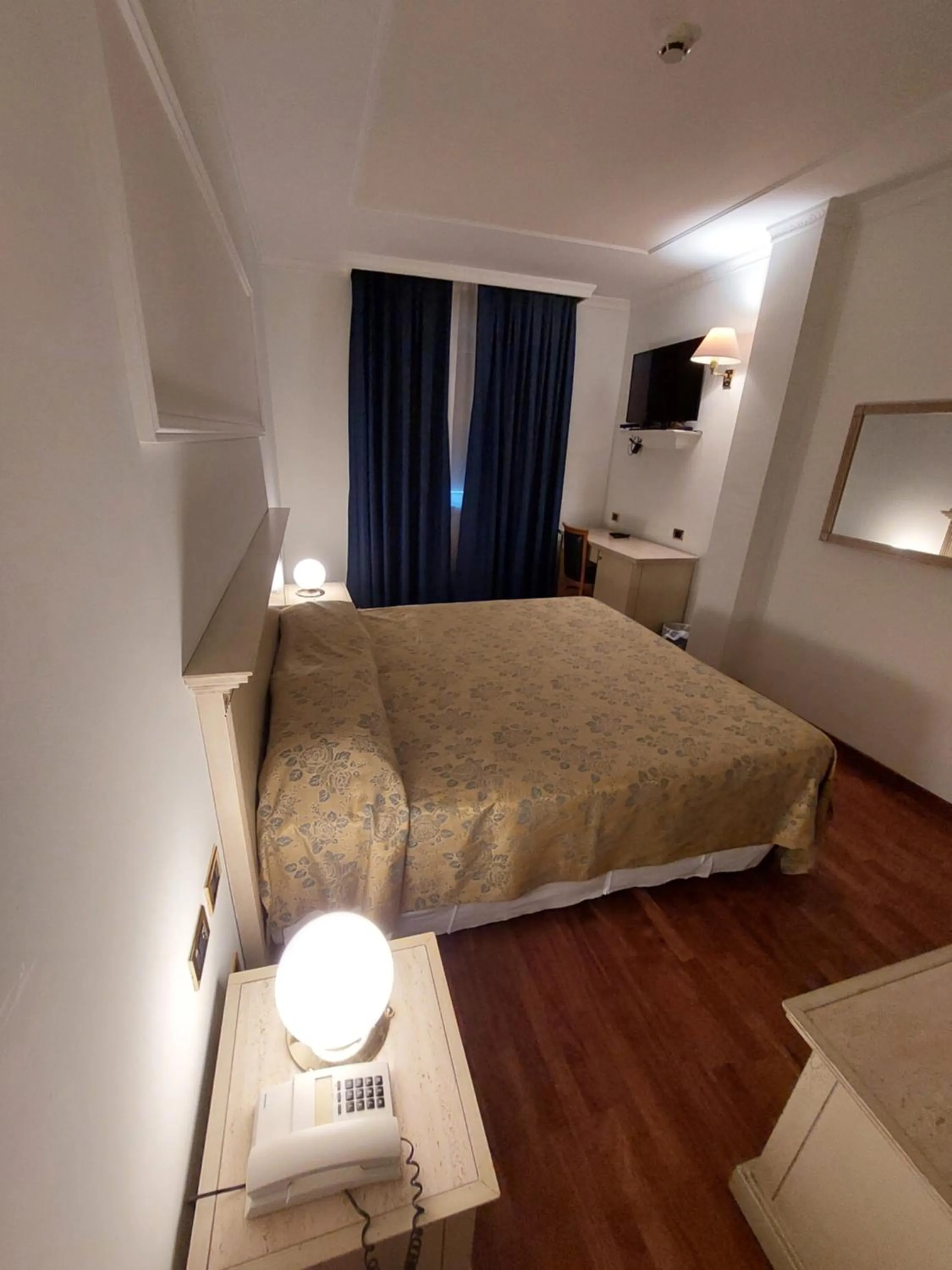 Bed in Hotel Villa Medici