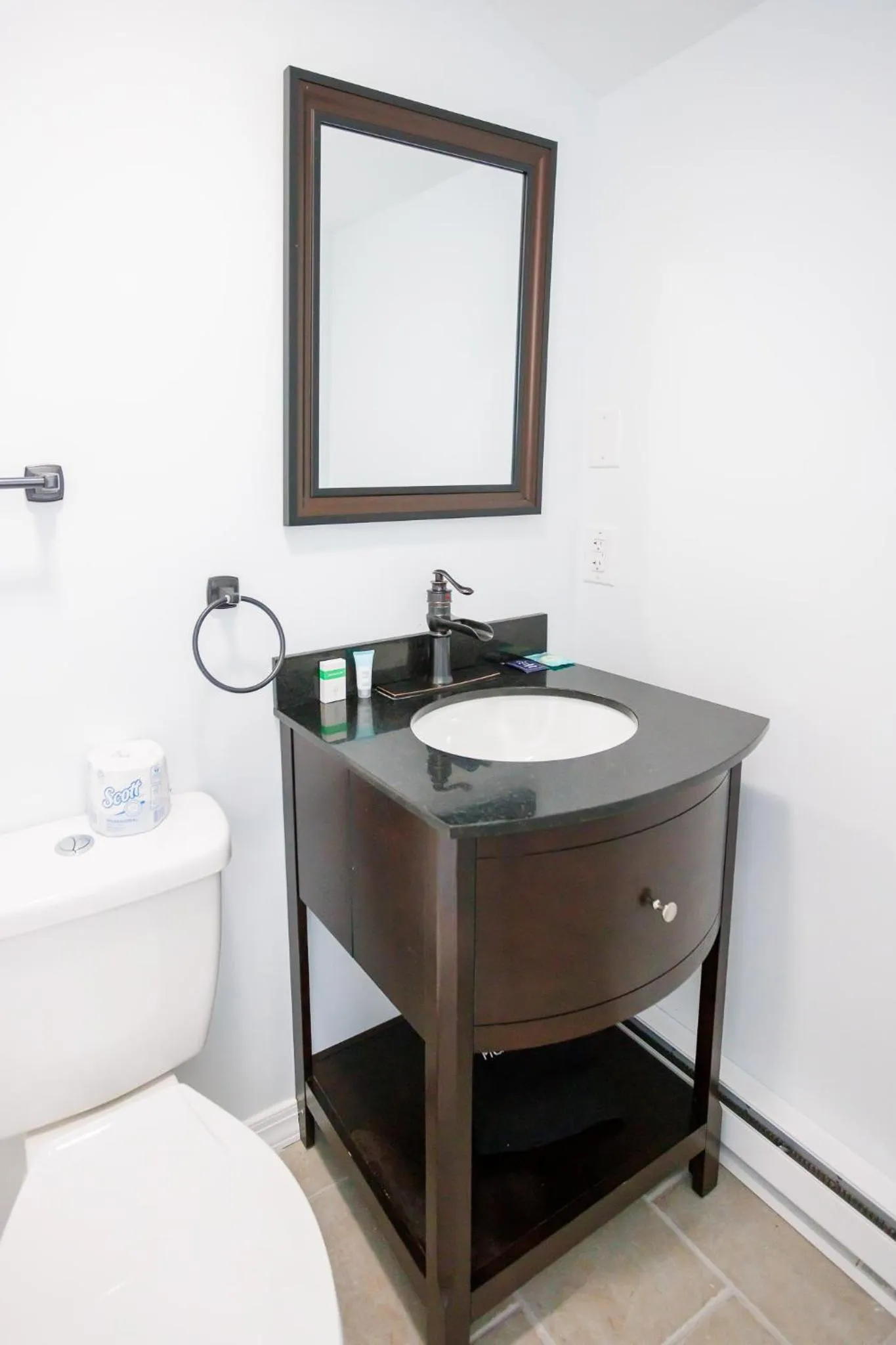 Bathroom in Hotel Callista