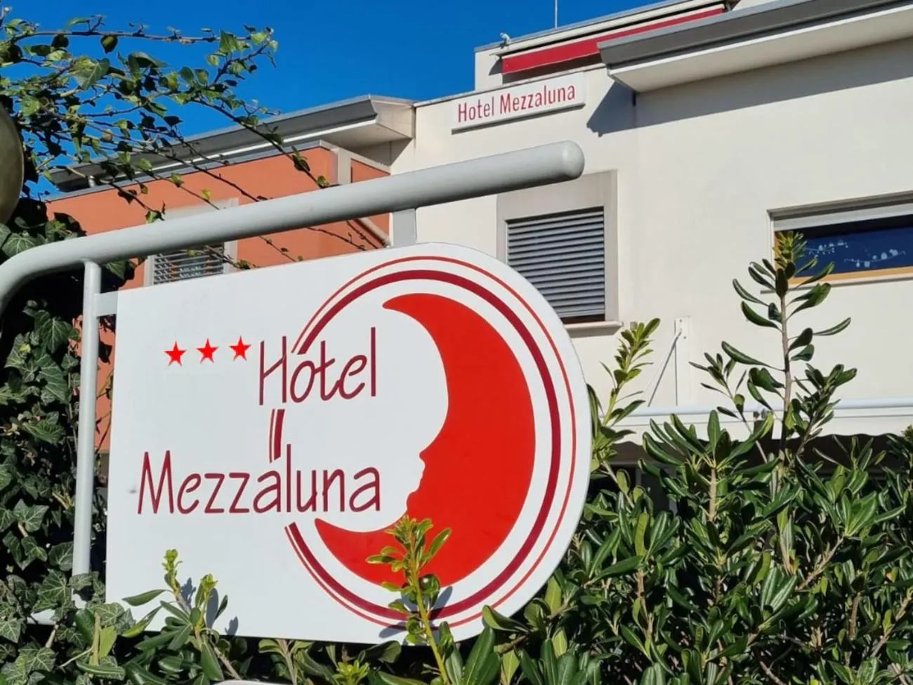 Property building in Hotel Mezzaluna