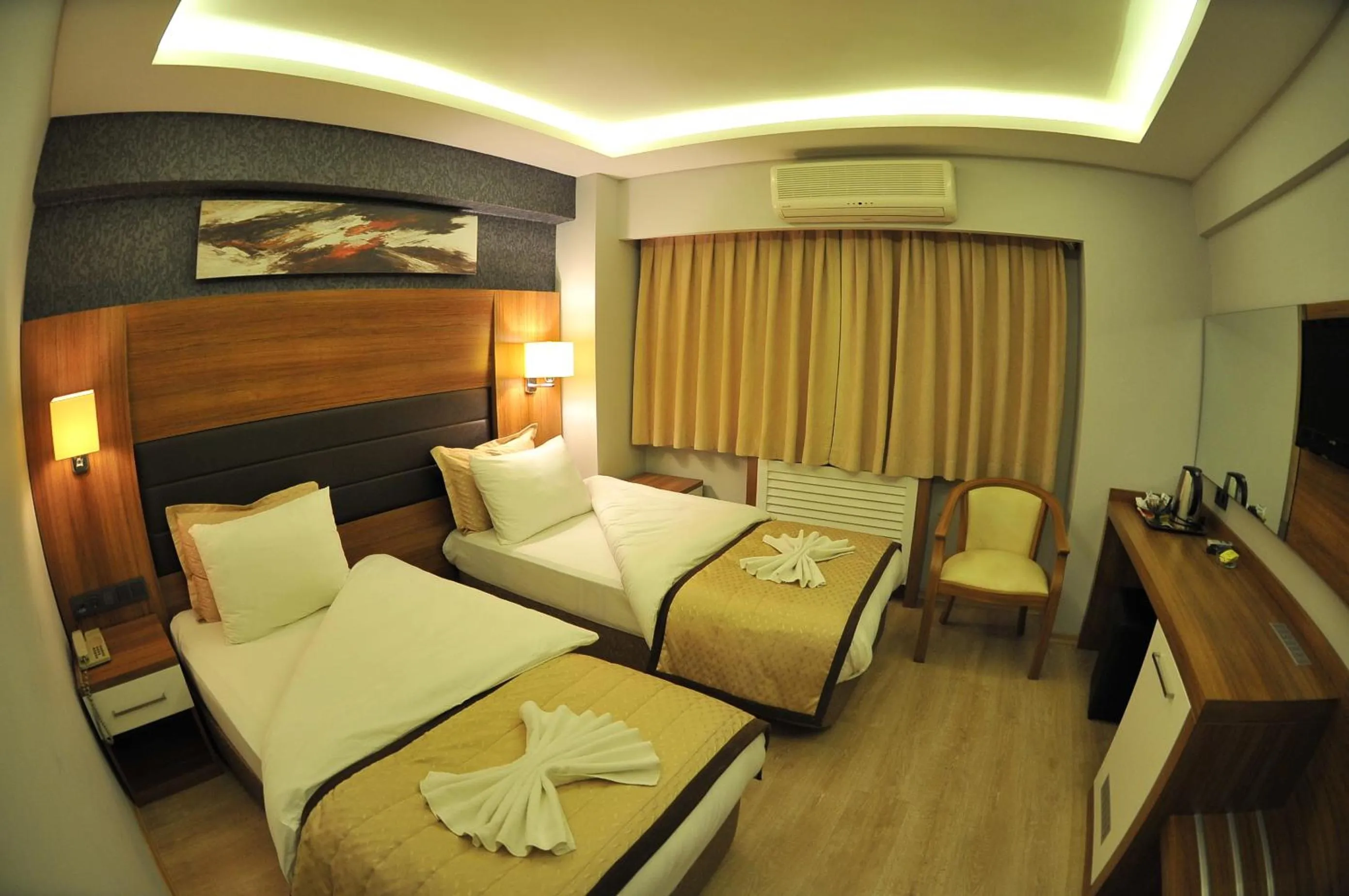 Photo of the whole room, Bed in İzmir Otel Kabaçam