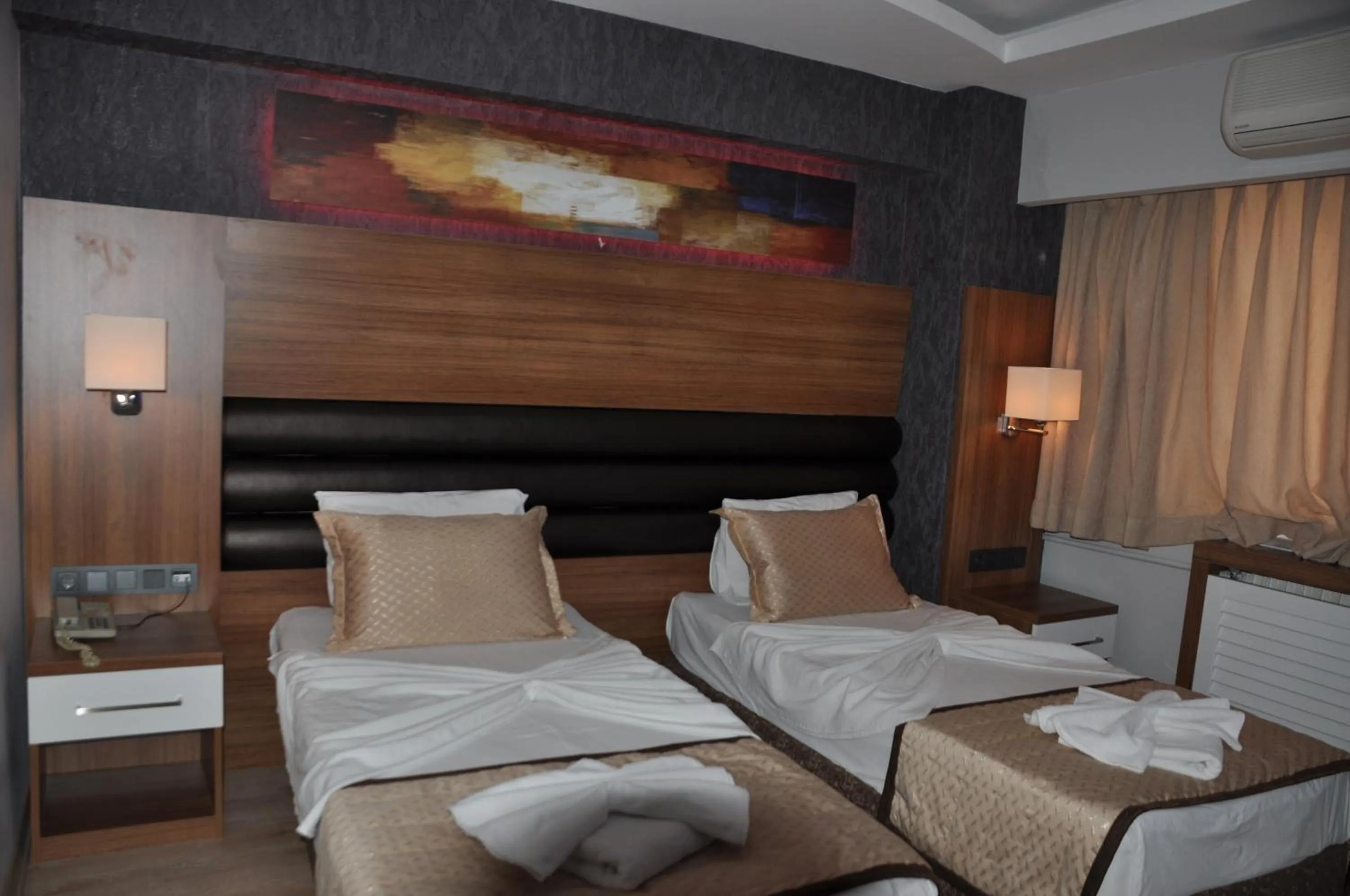 Photo of the whole room, Bed in İzmir Otel Kabaçam