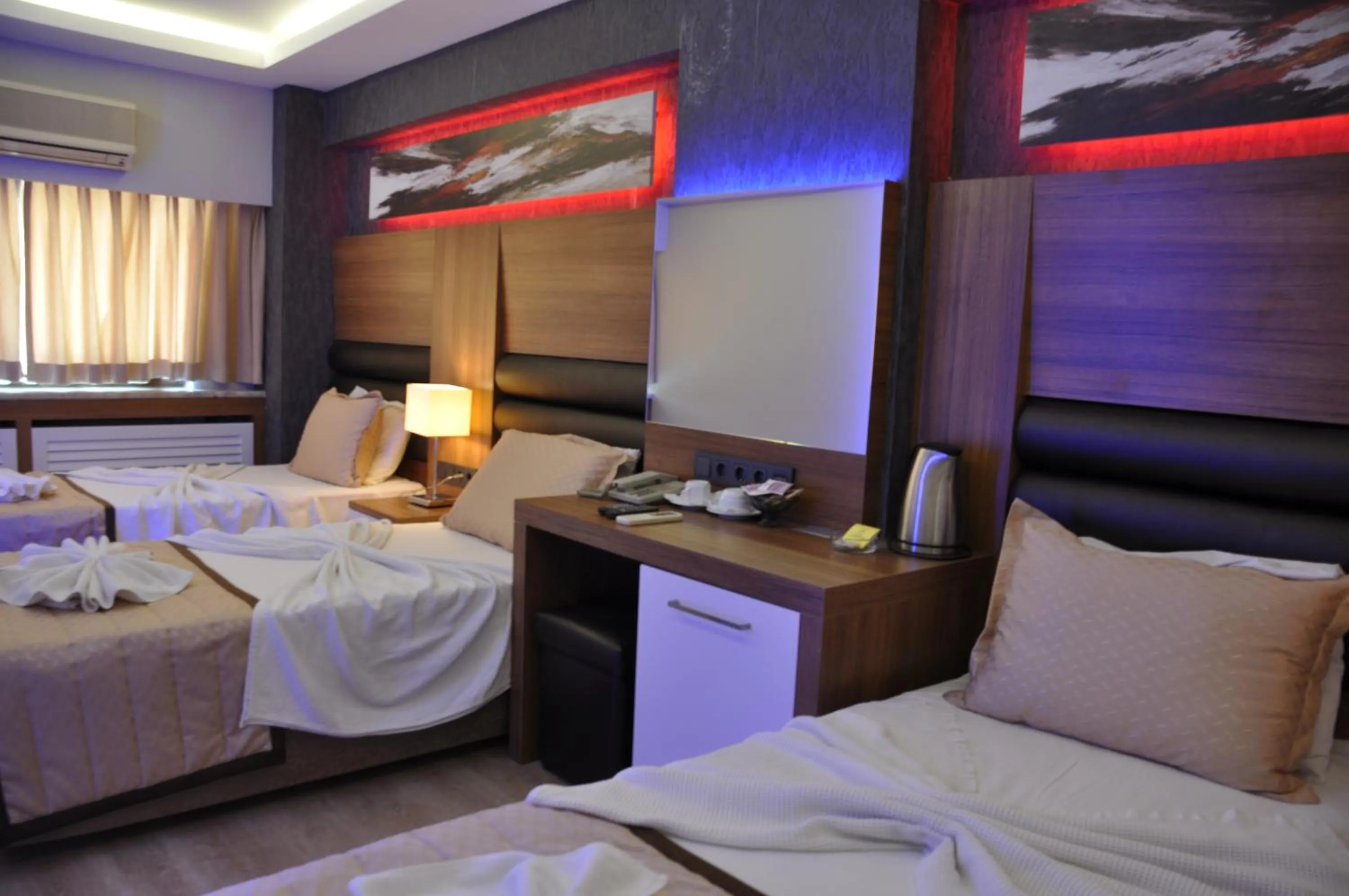 Bed in İzmir Otel Kabaçam