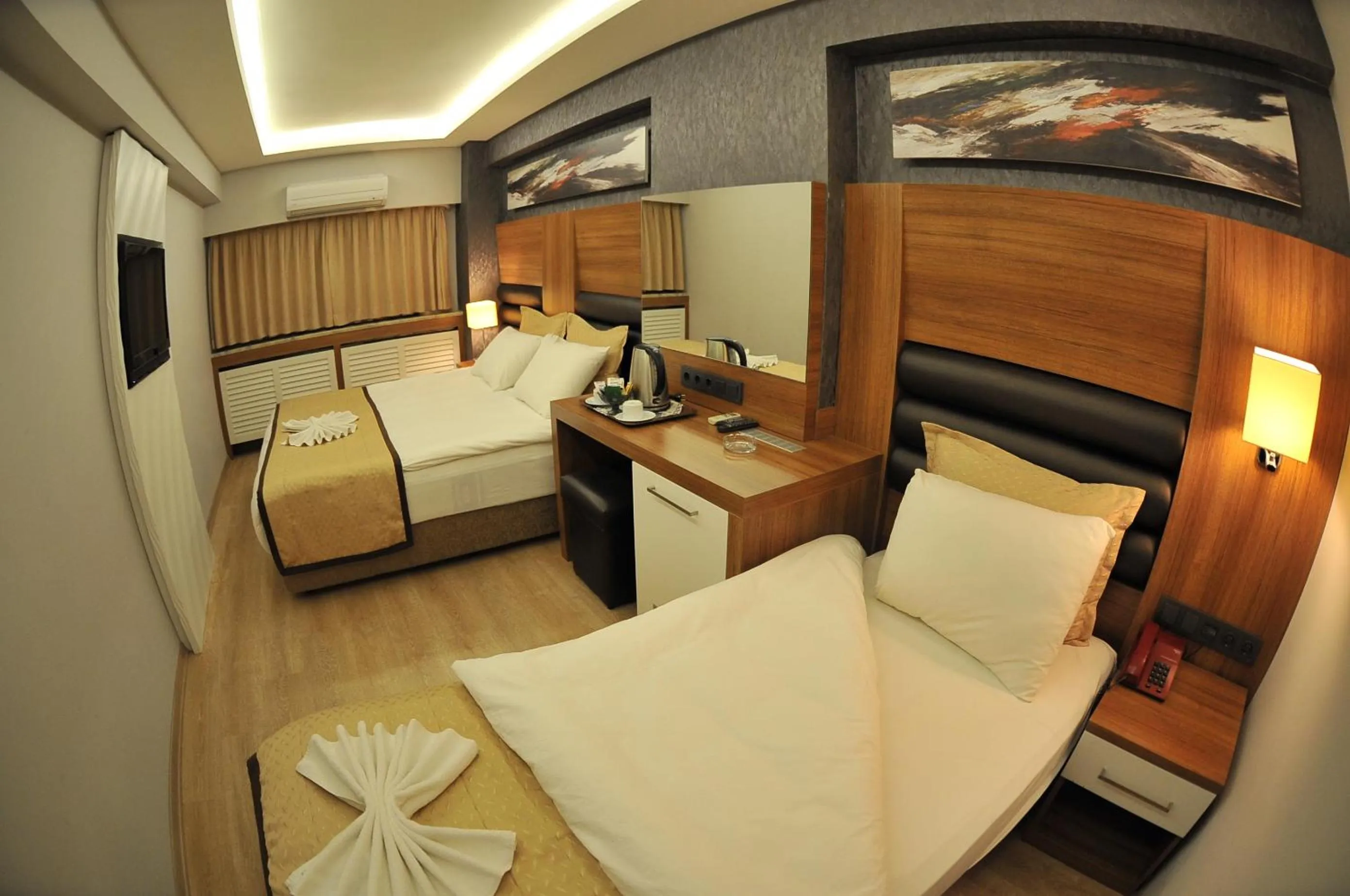 Photo of the whole room, Bed in İzmir Otel Kabaçam