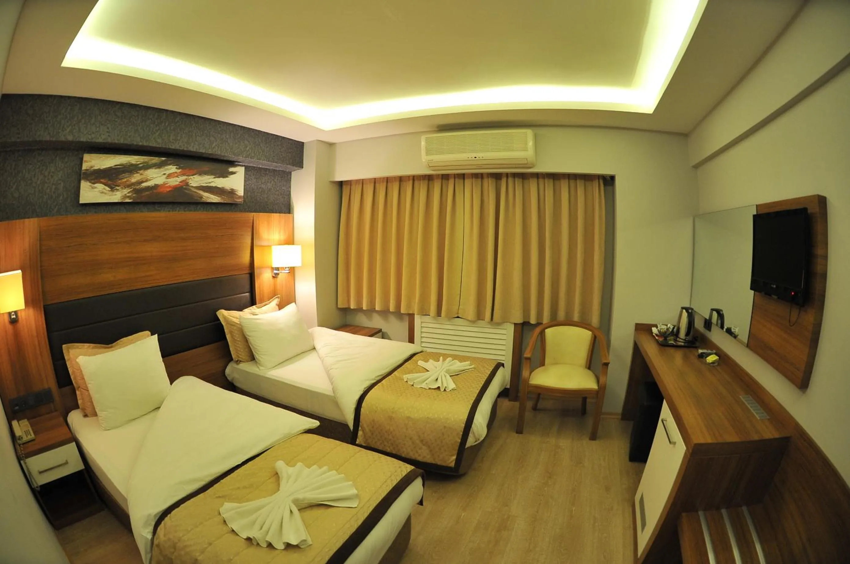 Photo of the whole room, Bed in İzmir Otel Kabaçam