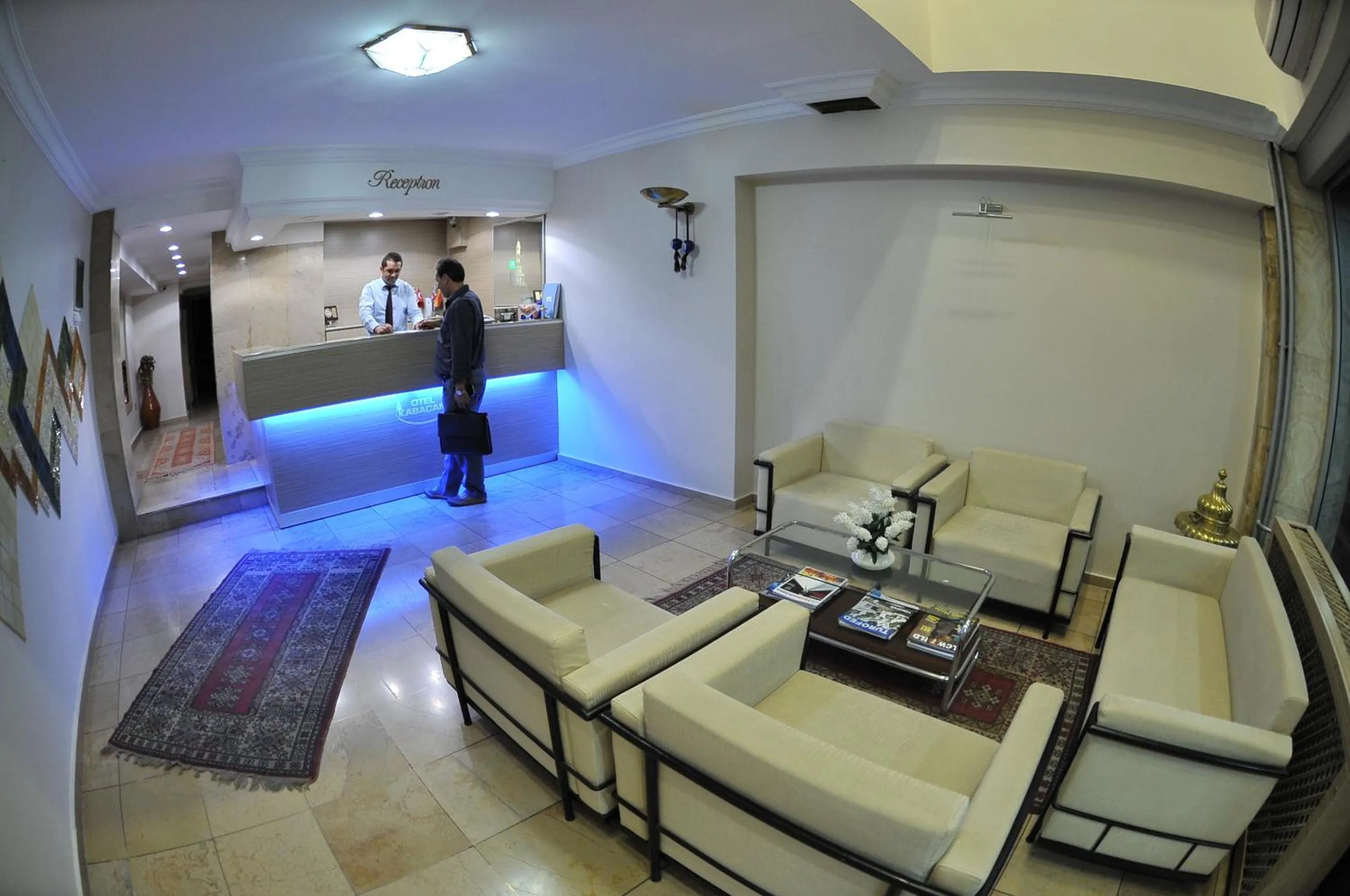 Lobby or reception in İzmir Otel Kabaçam