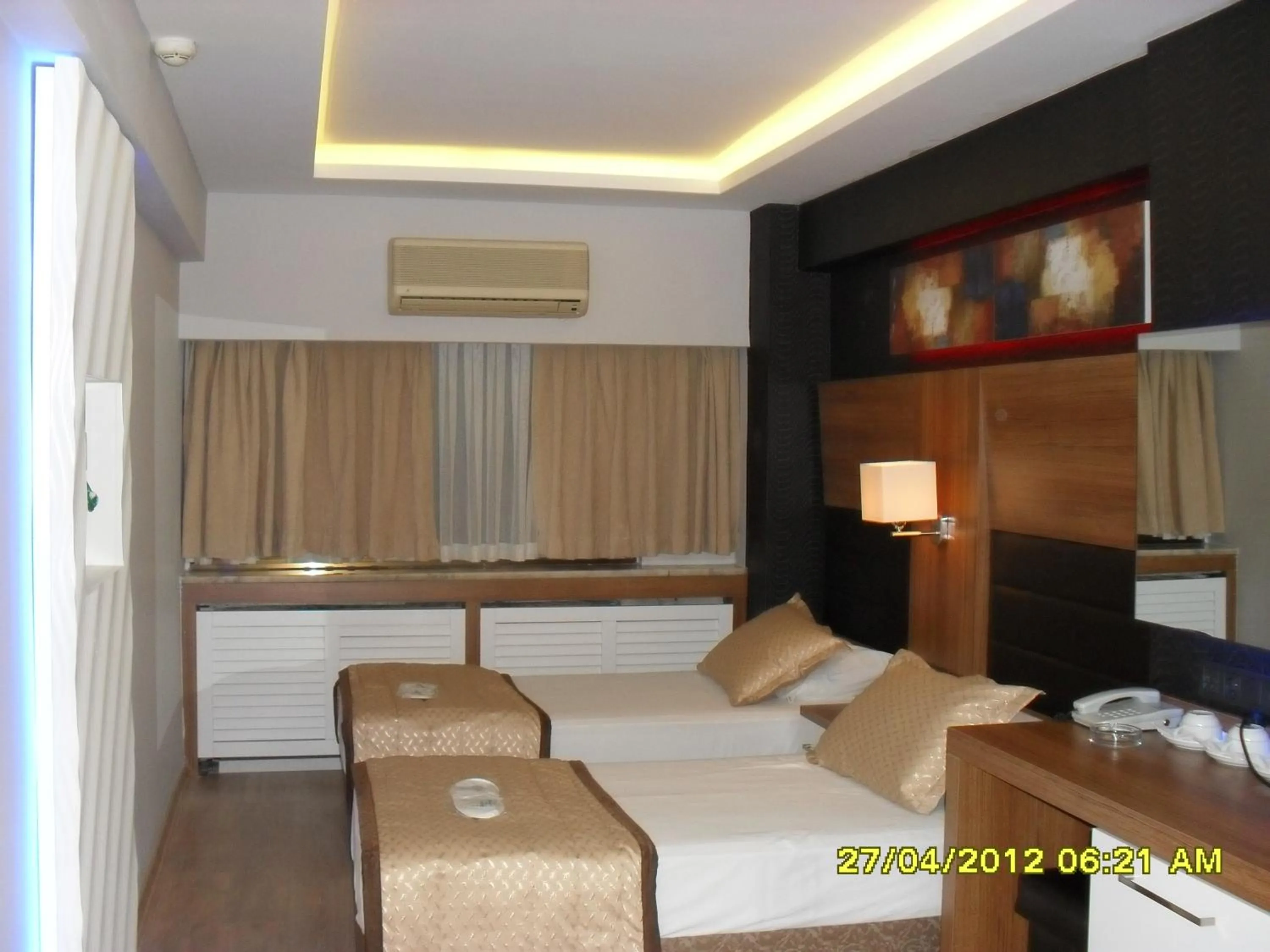 Photo of the whole room, Bed in İzmir Otel Kabaçam