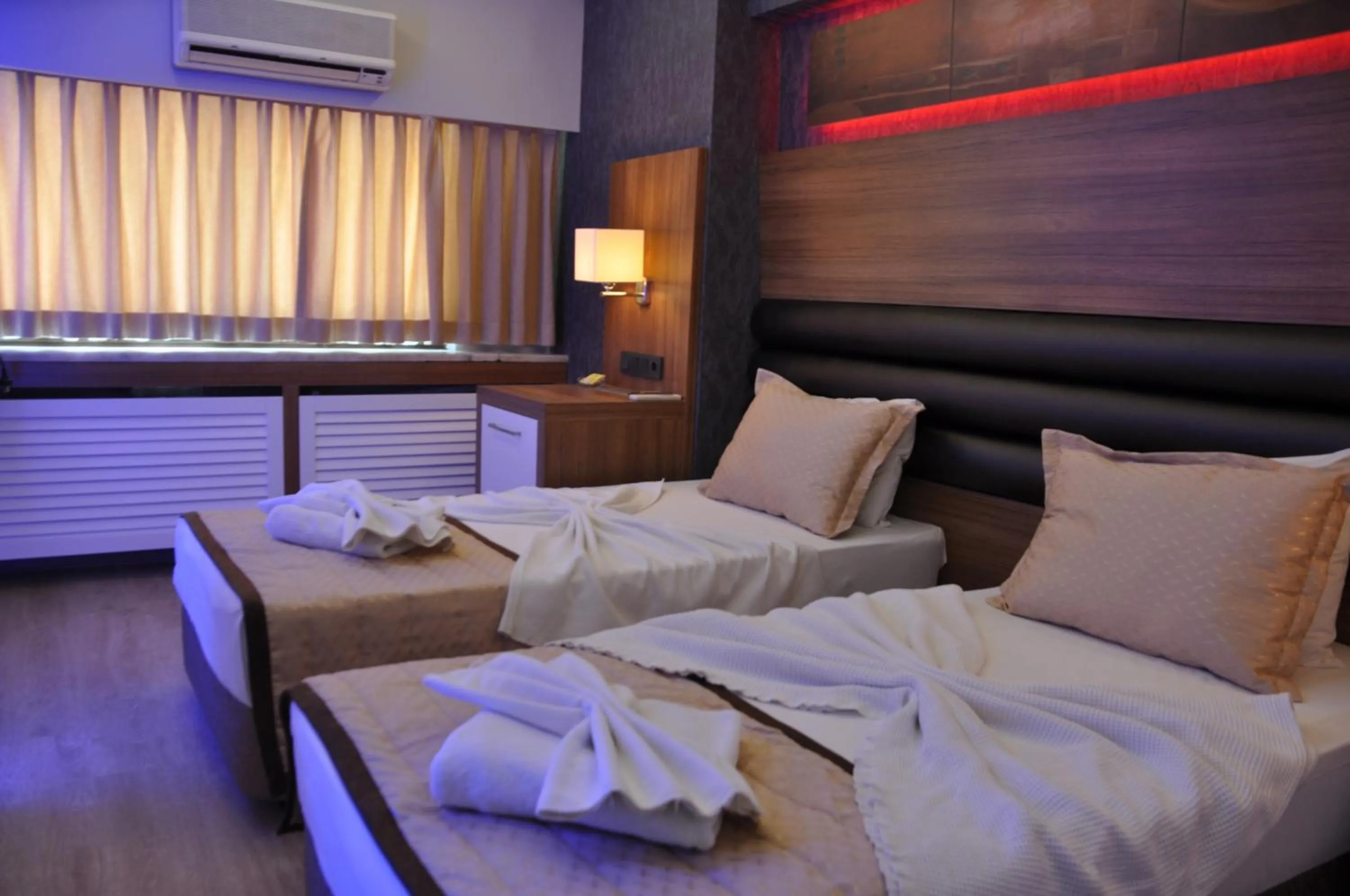 Photo of the whole room, Bed in İzmir Otel Kabaçam