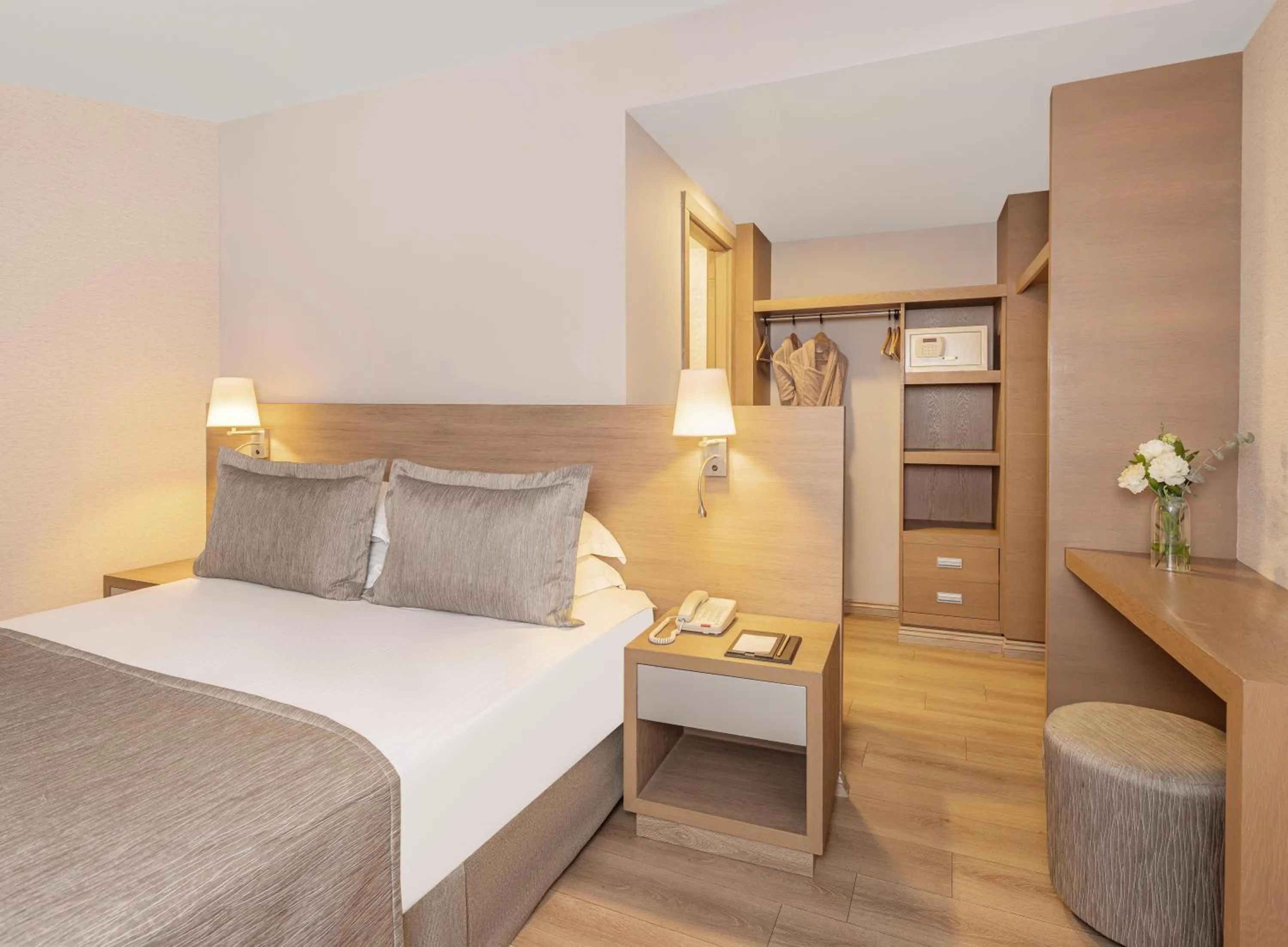 Photo of the whole room, Bed in Concorde De Luxe Resort Lara Antalya- Prive Ultra All Inclusive