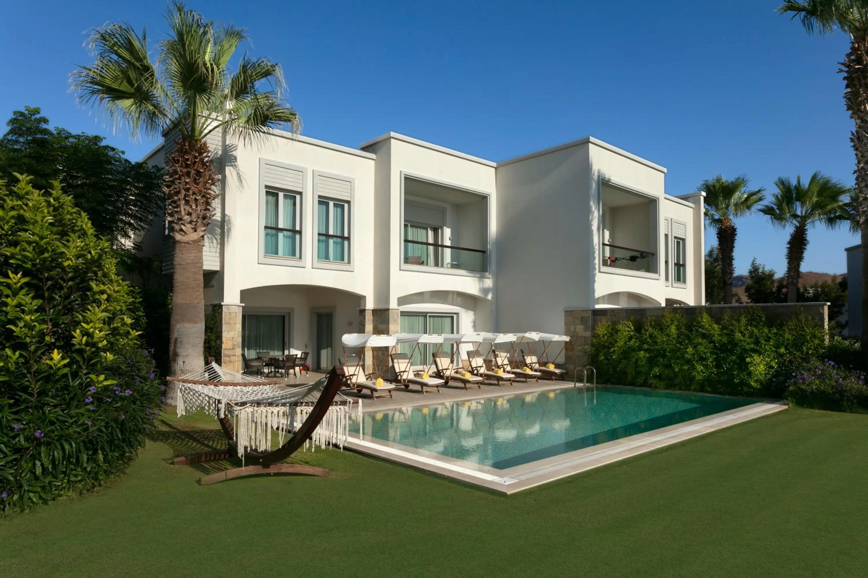 Swimming pool in Xanadu Island