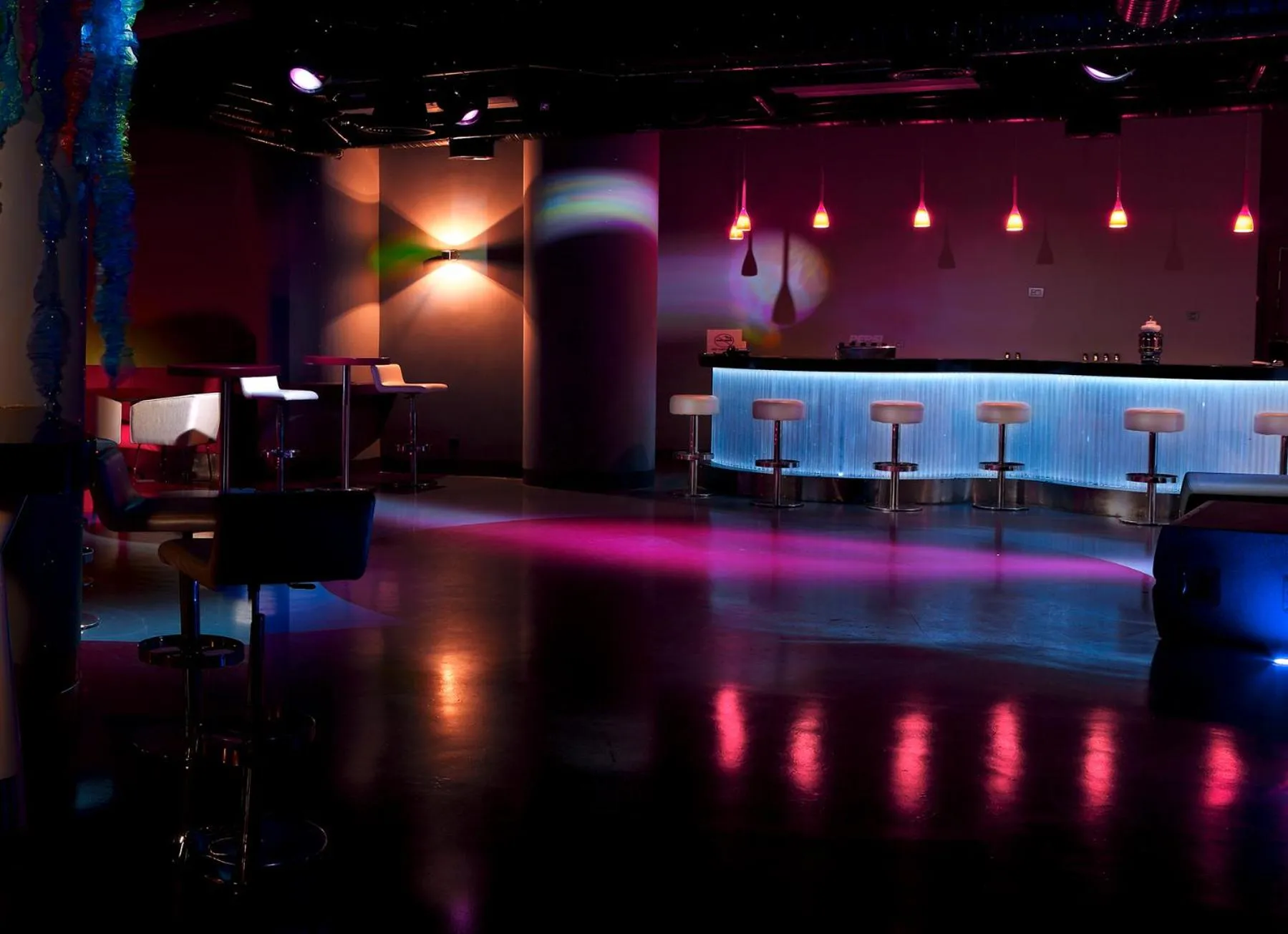 Evening entertainment in Xanadu Island