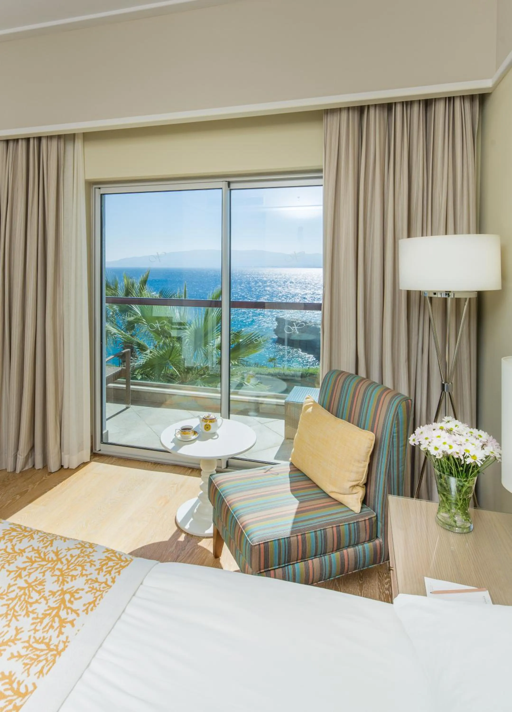 Balcony/Terrace, Bed in Xanadu Island