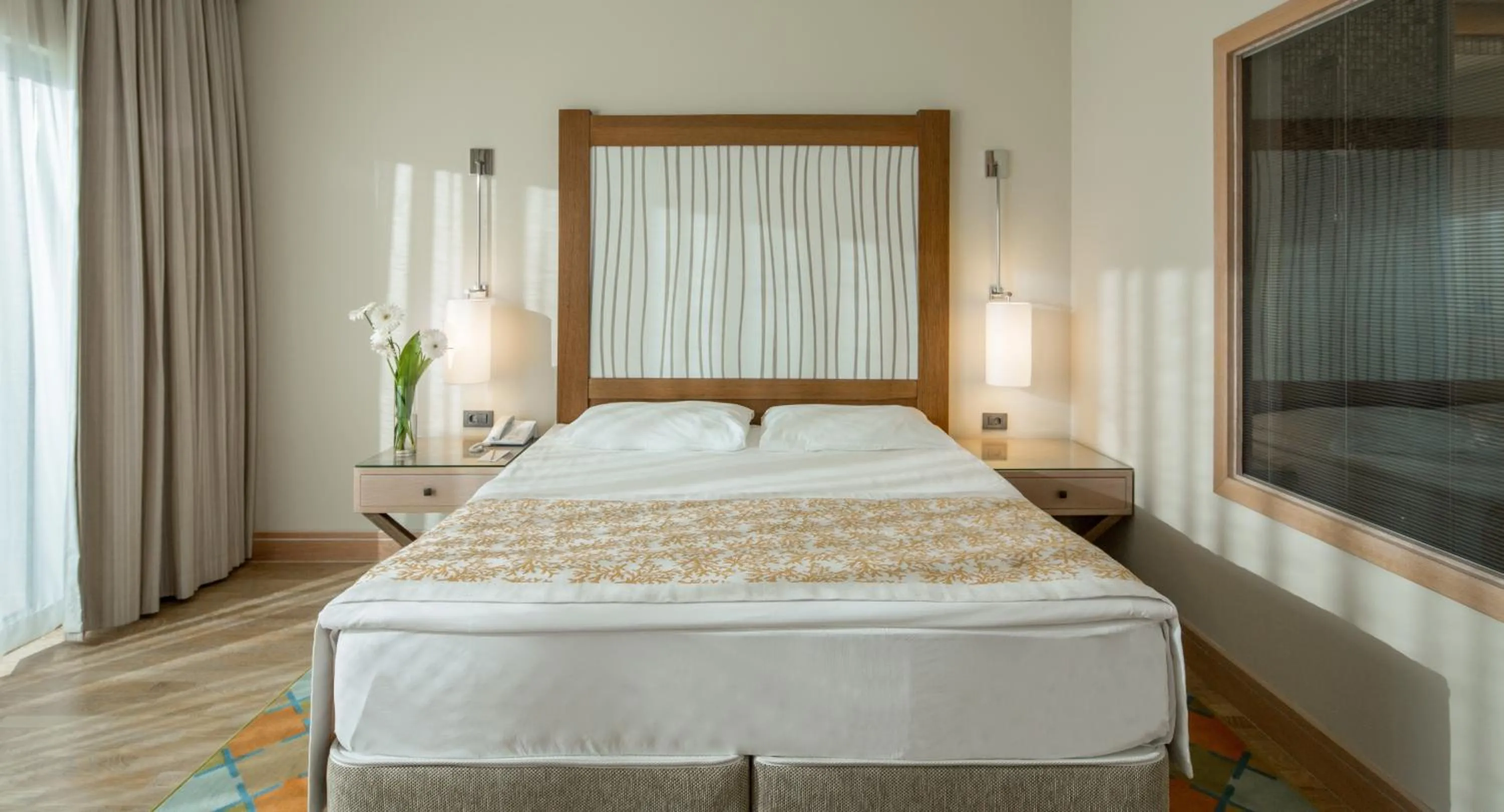 Bed in Xanadu Island