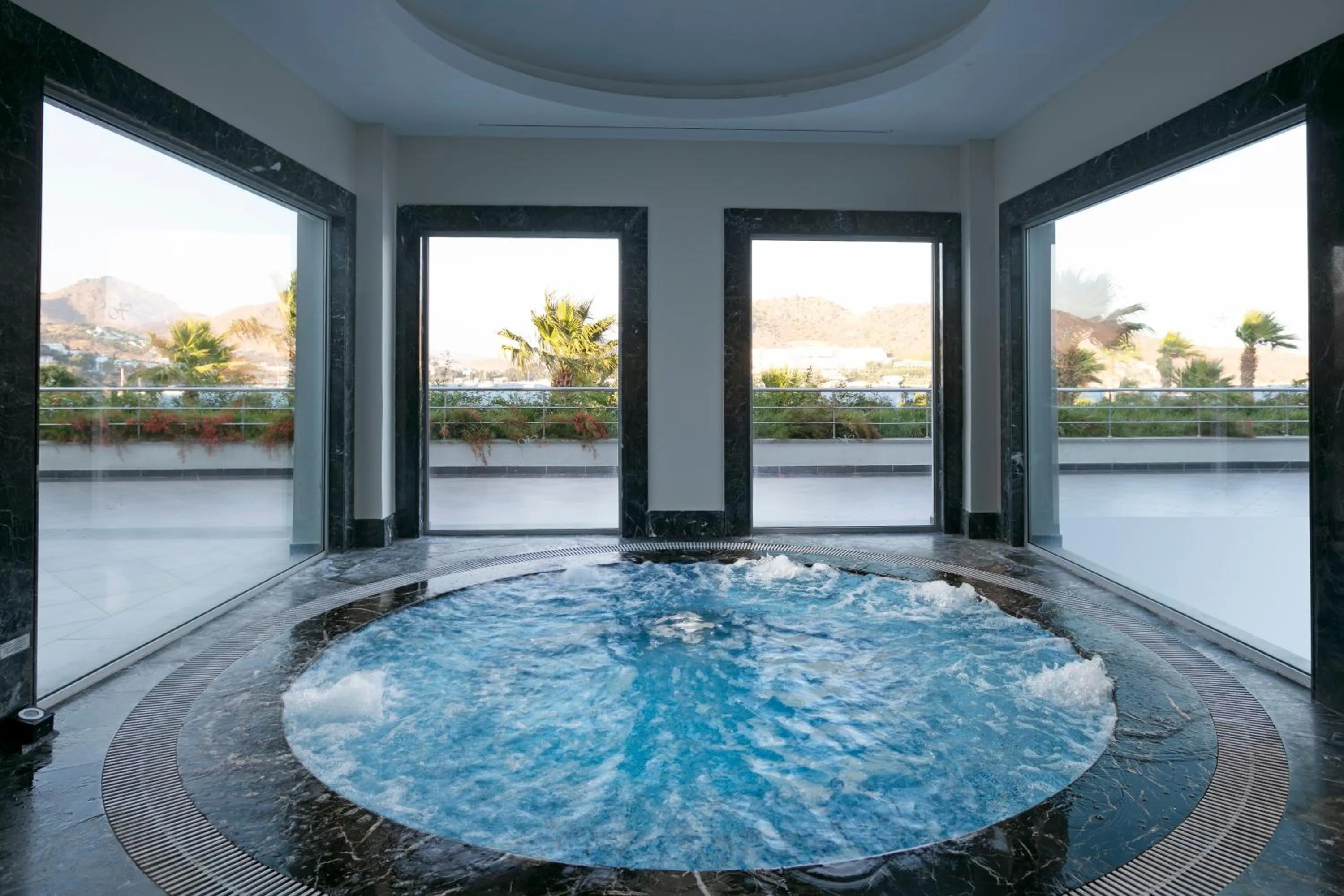 Hot Tub in Xanadu Island