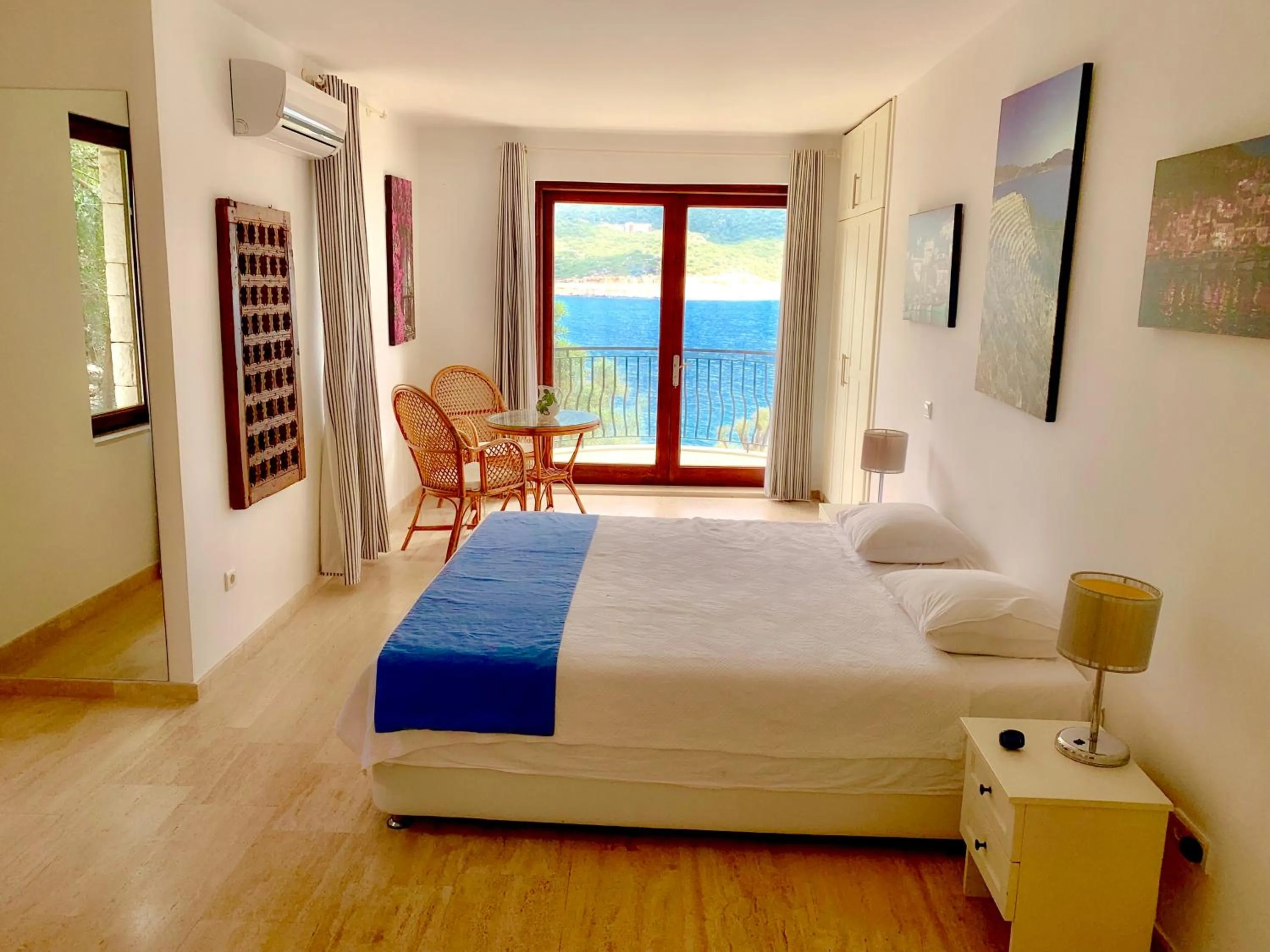 Photo of the whole room, Bed in Club Hotel Barbarossa