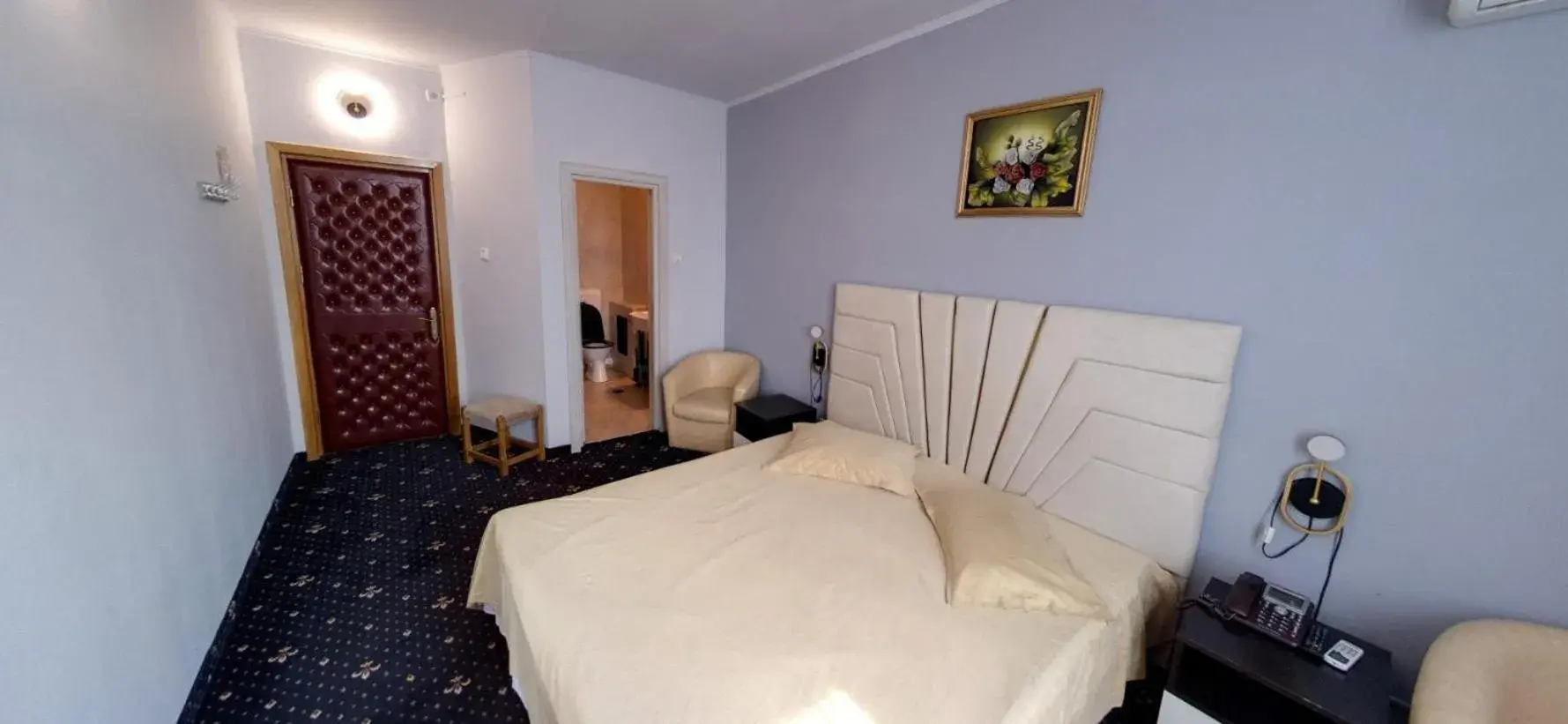 Double Room in Hotel Duet Double Room in Hotel Duet
