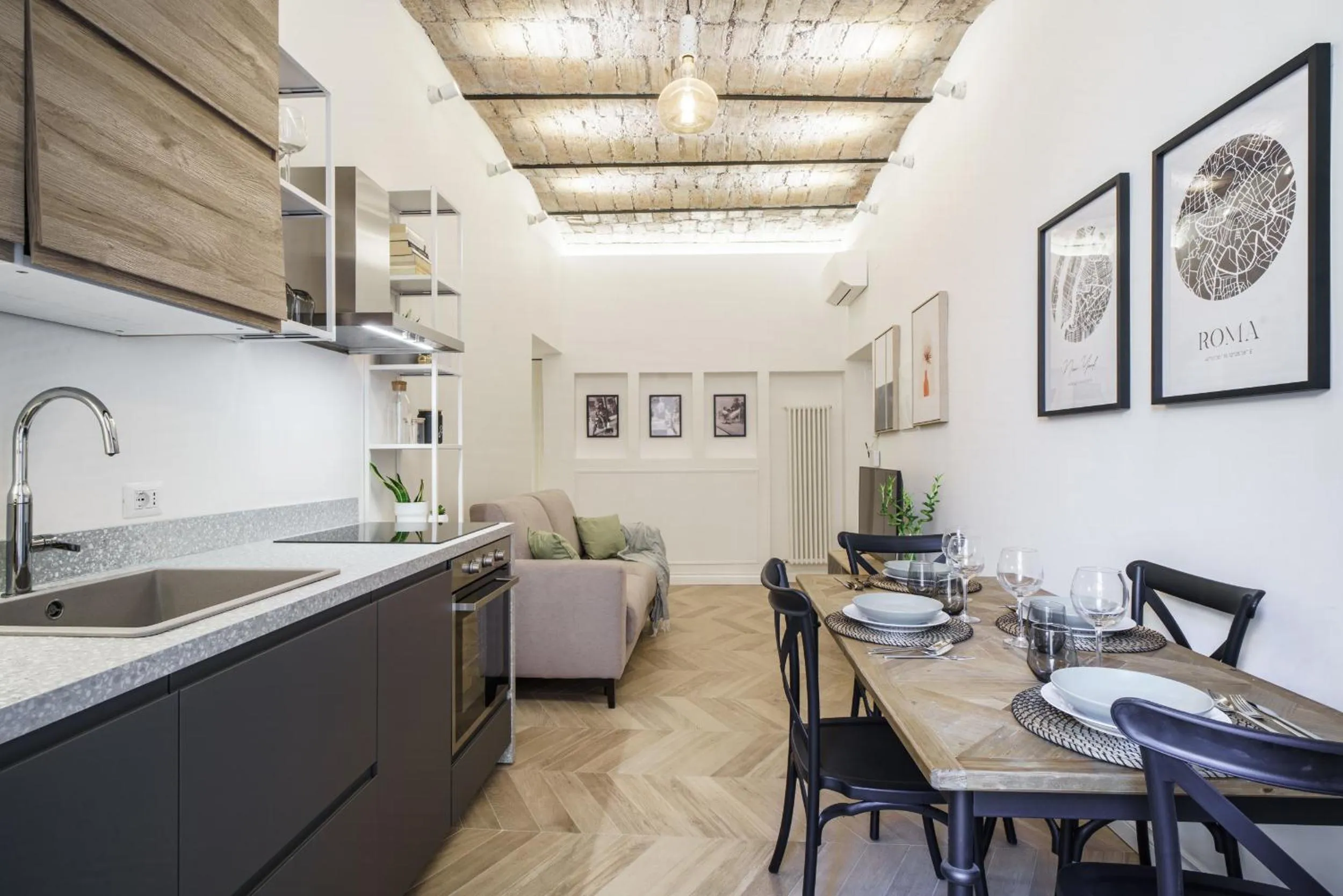 Dining area in La Dolce Vita Ottaviano