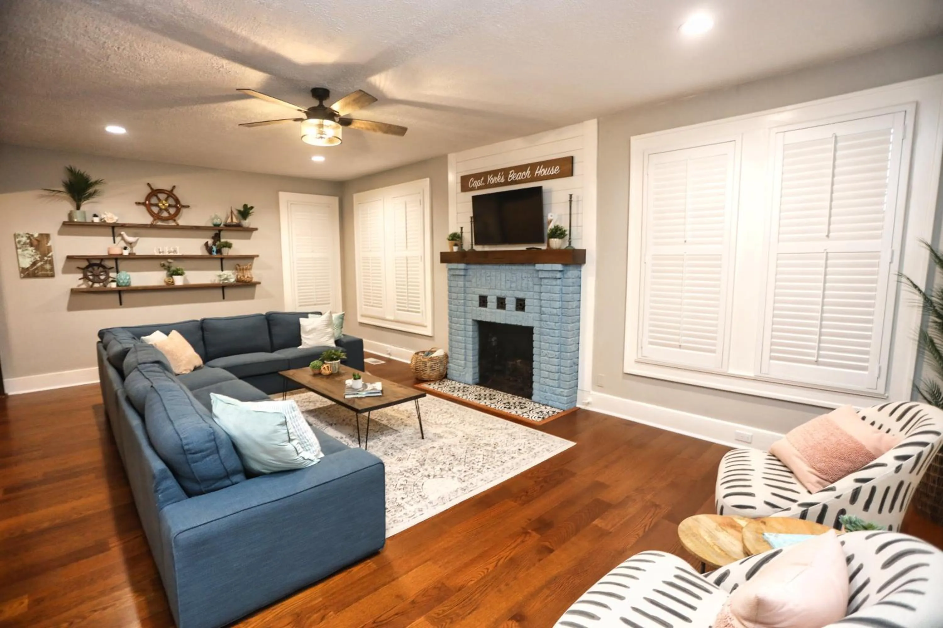 Living room in Historic Home Family Friendly Close to Seawall
