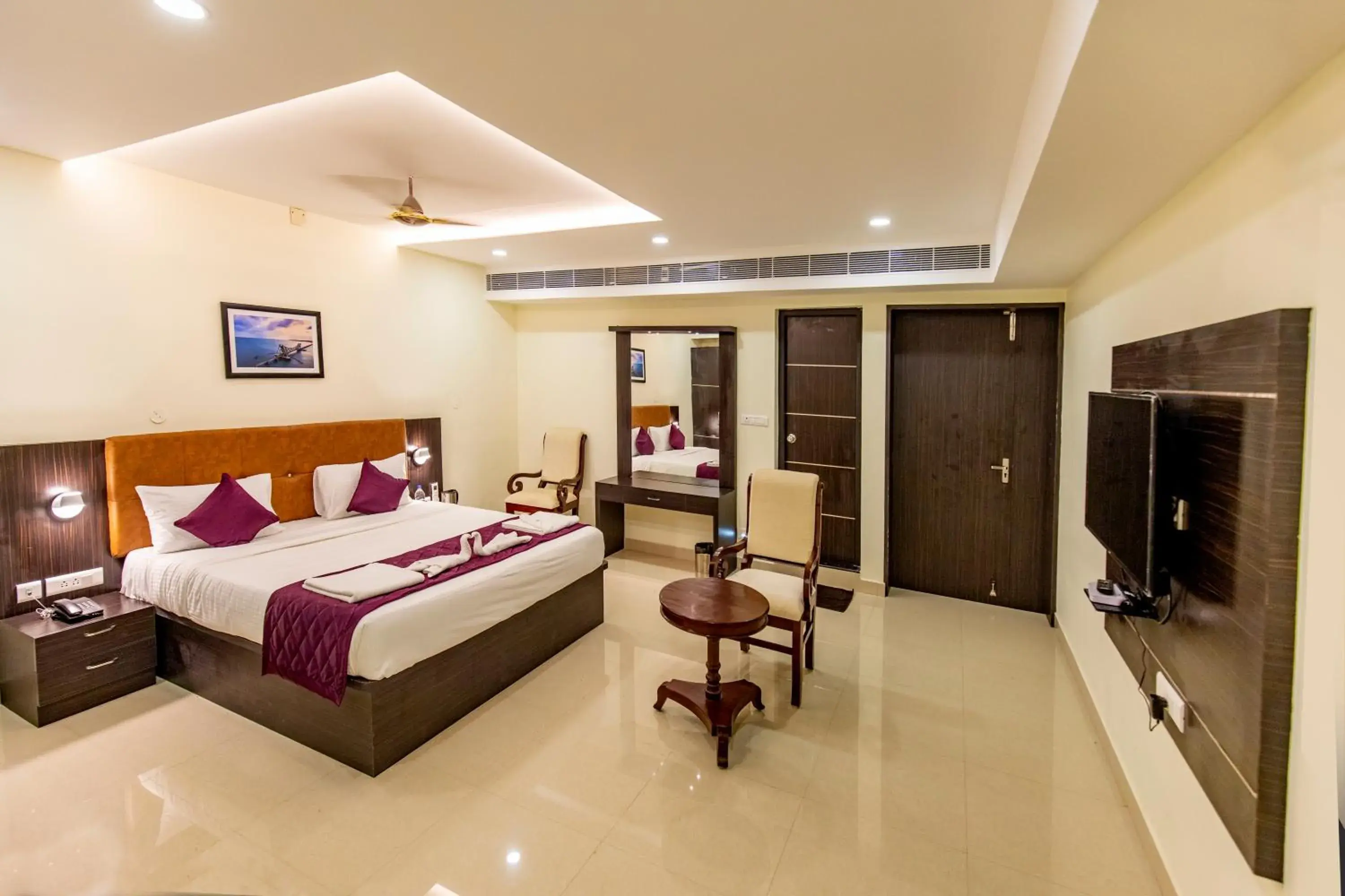 Double Room with Mountain View in TTK Residency Double Room with Mountain View in TTK Residency