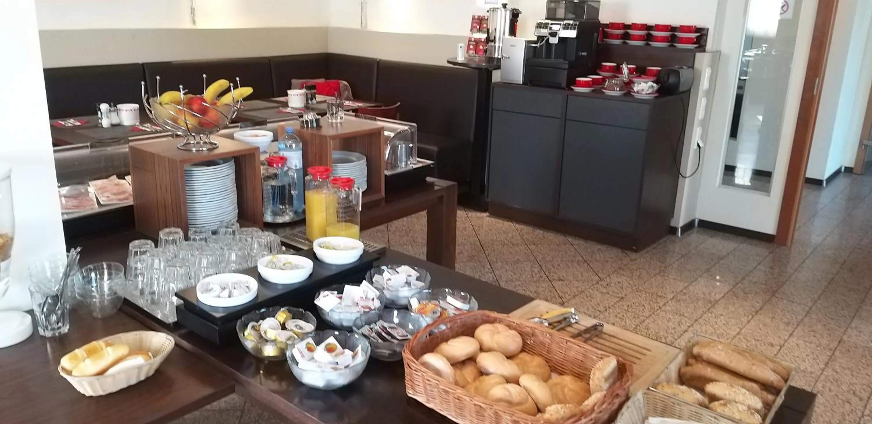 Buffet breakfast in Hotel Denk Bed & Breakfast