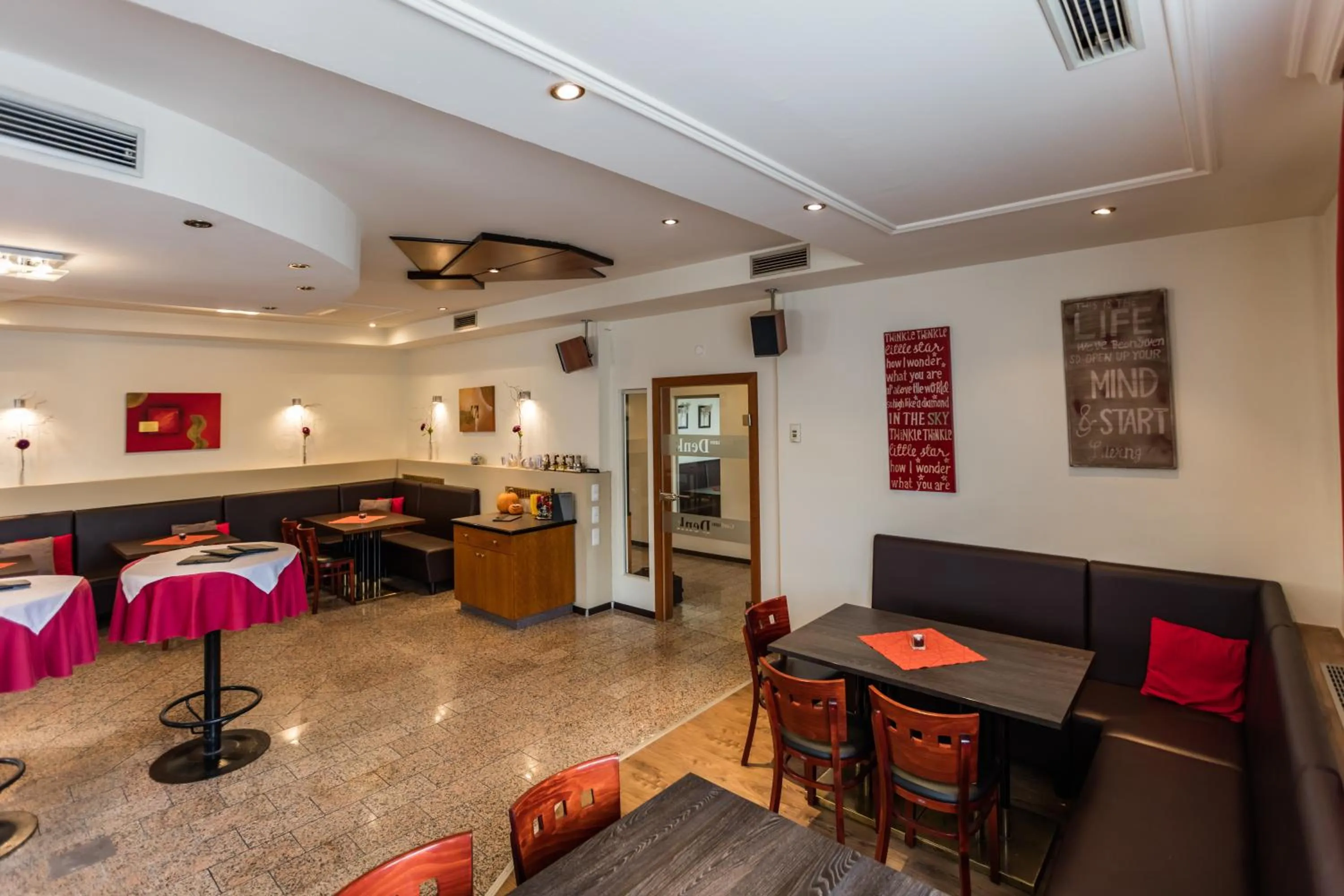 Restaurant/places to eat in Hotel Denk Bed & Breakfast