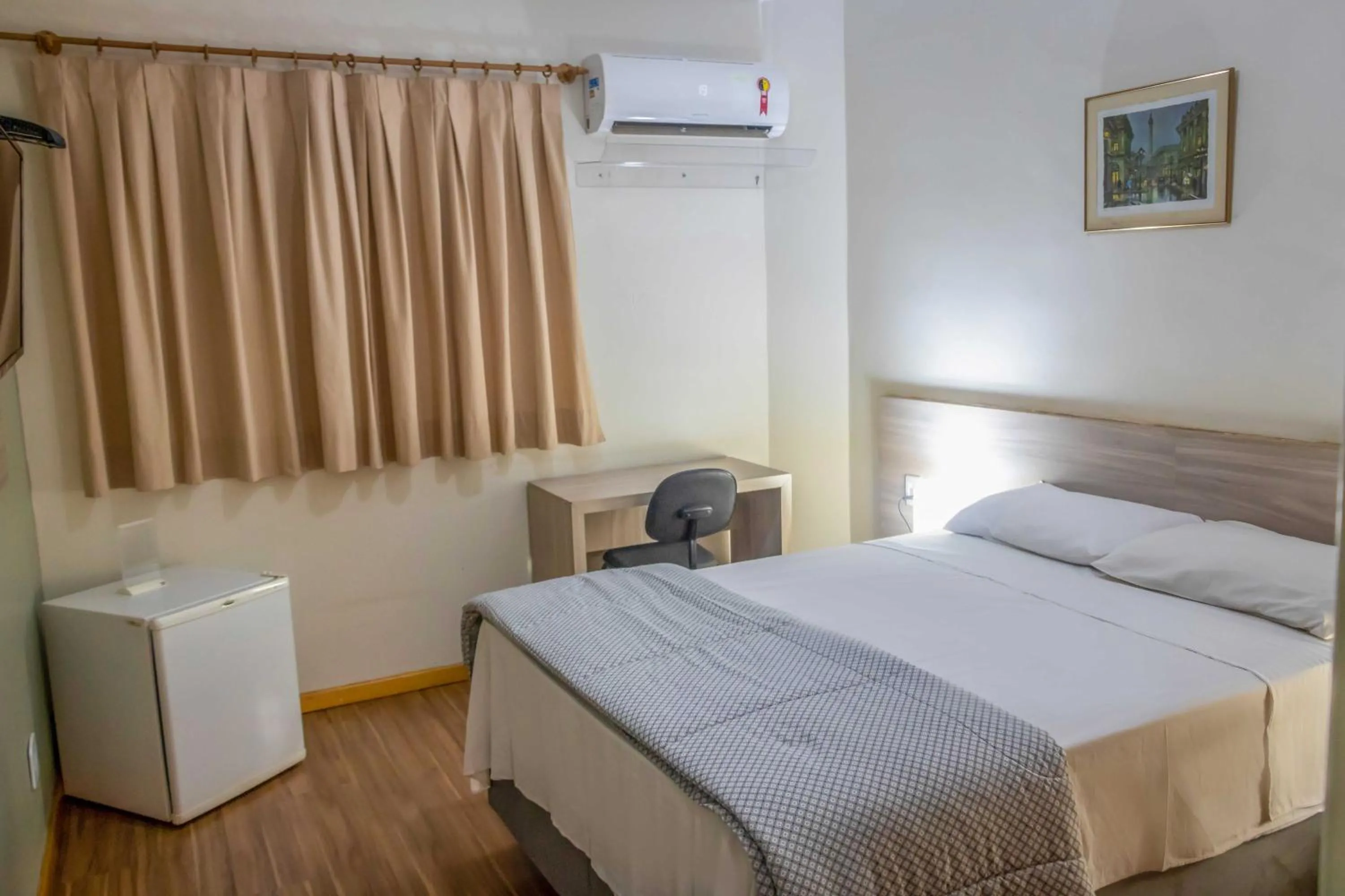 Photo of the whole room, Bed in Hotel Portucali