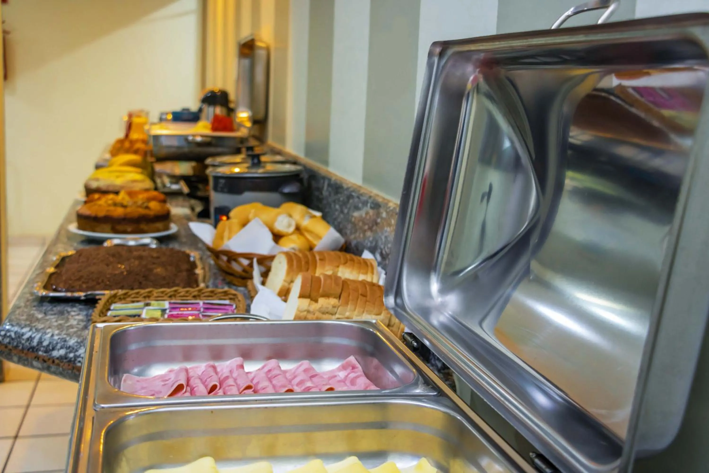 Breakfast in Hotel Portucali
