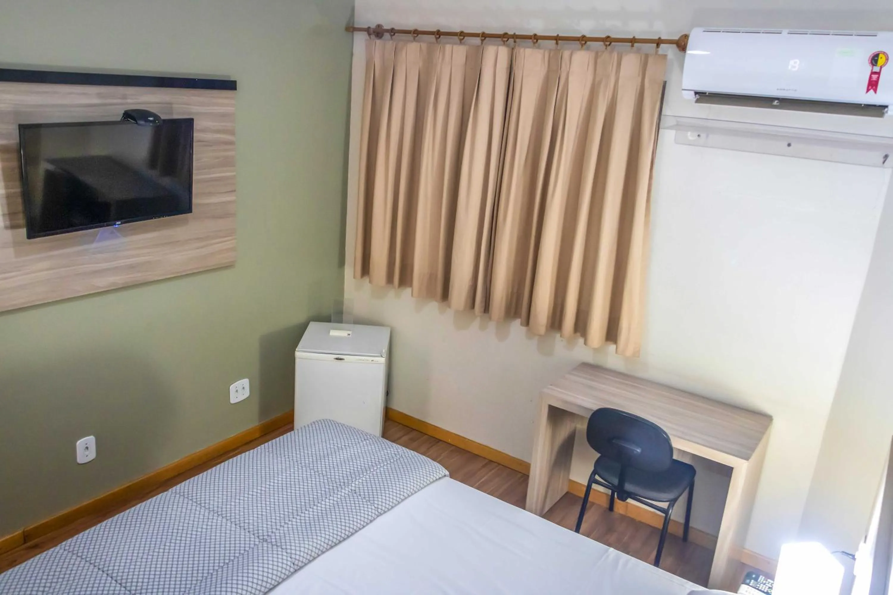 Photo of the whole room, Bed in Hotel Portucali