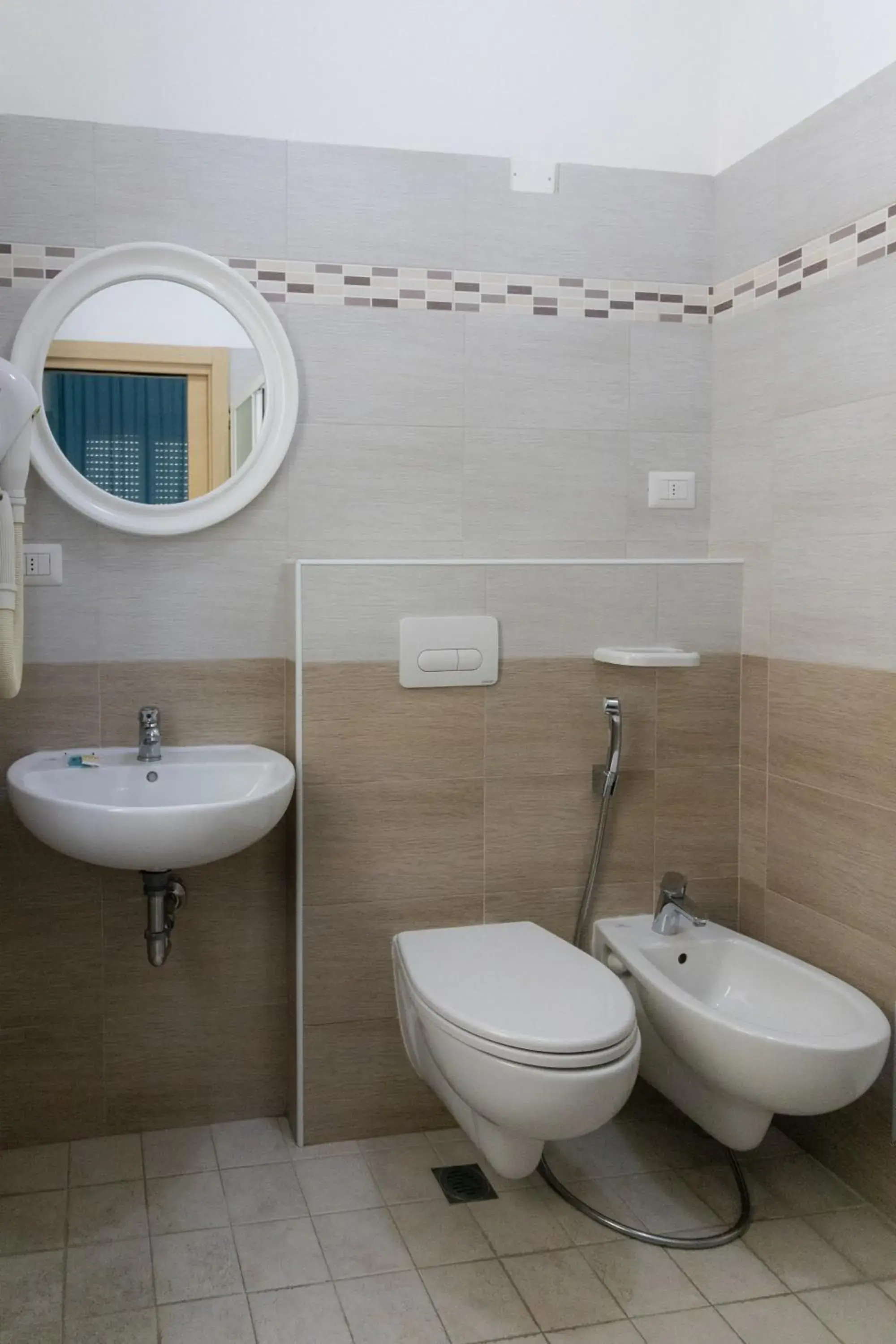 Triple Room in Abc Hotel Triple Room in Abc Hotel