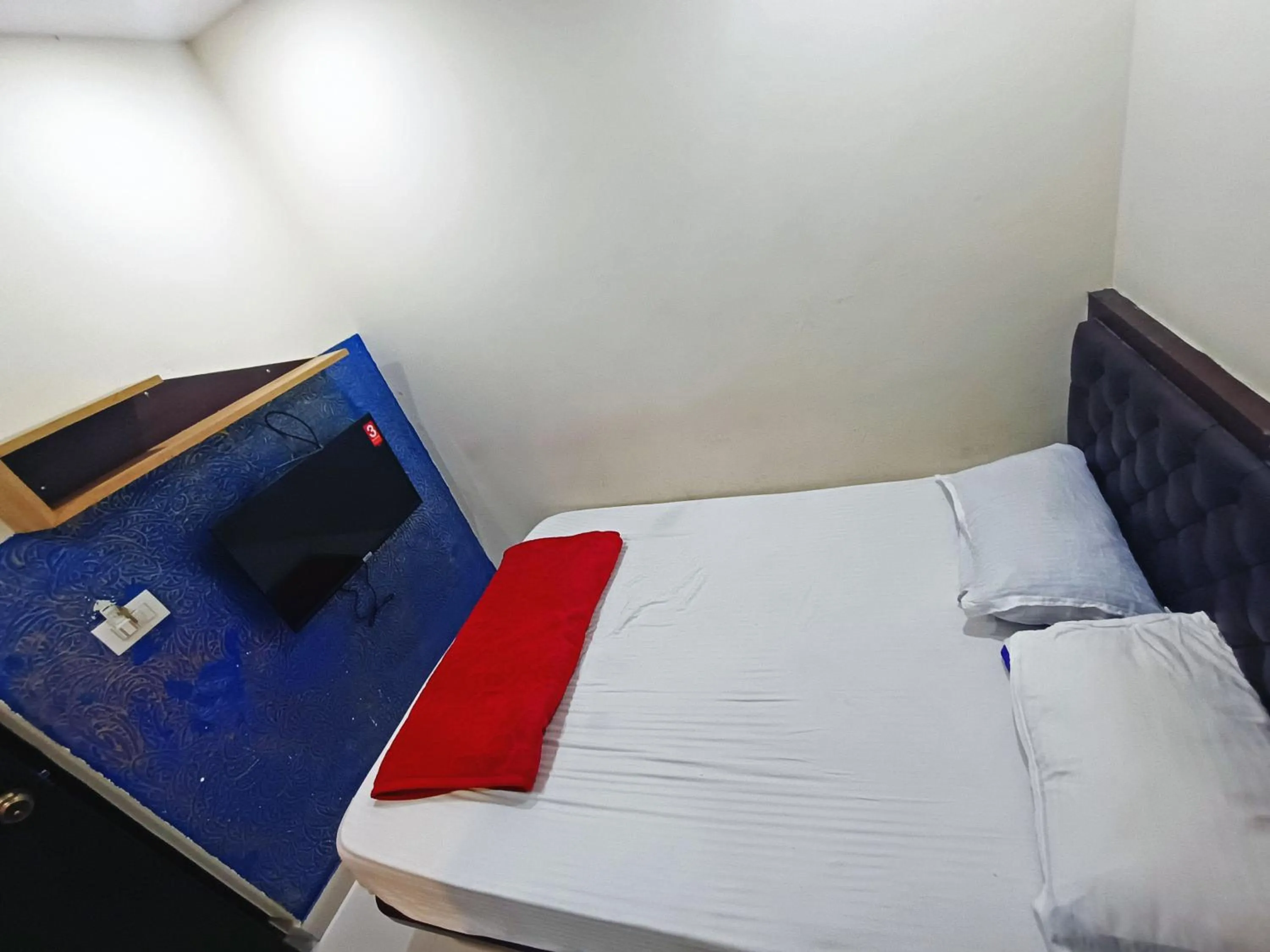 Bedroom, Bed in MG Residency