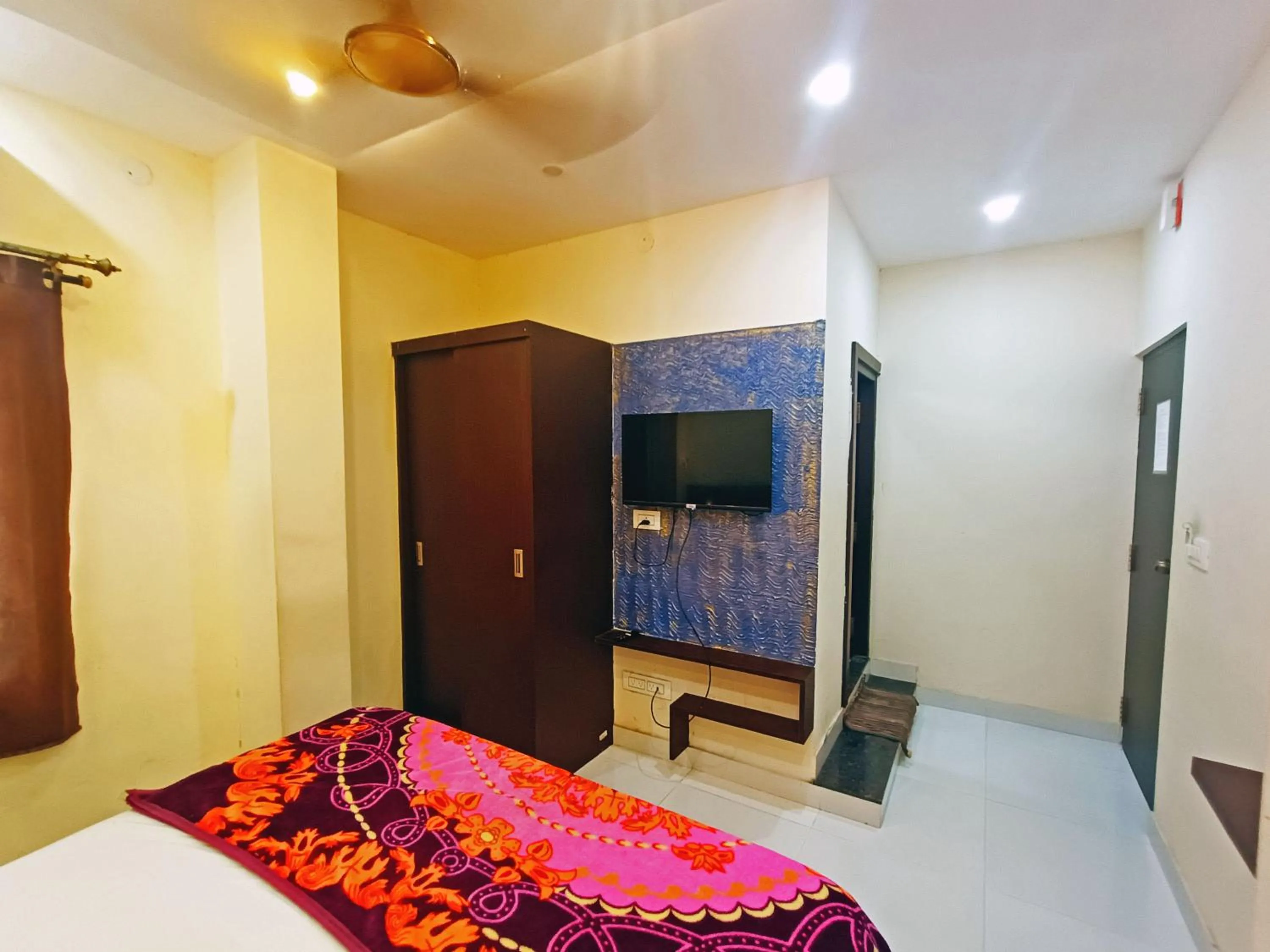 Bedroom, Bed in MG Residency