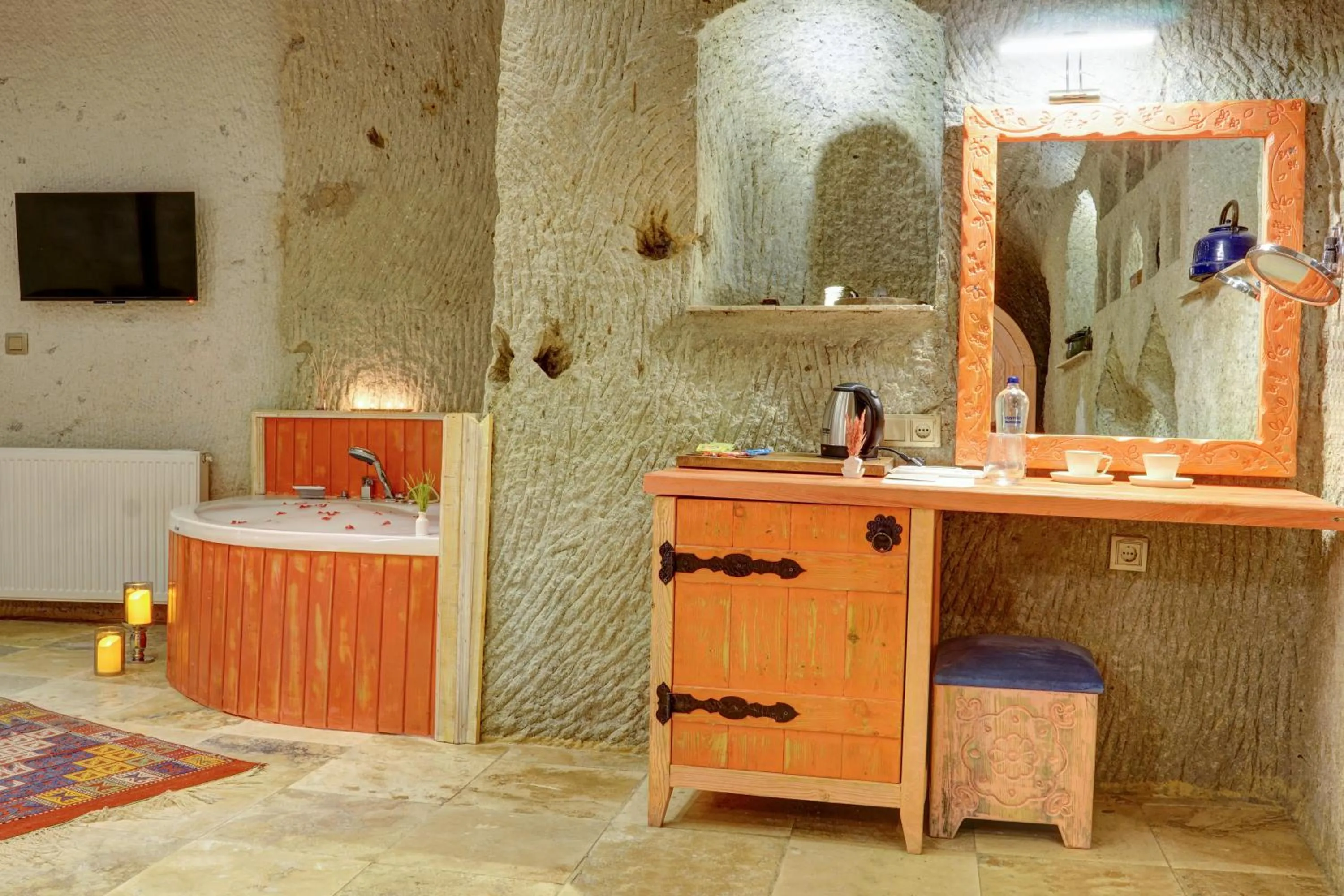 Massage in Aşk-ı Nare Cave Hotel Swimming Pool Hot & SPA